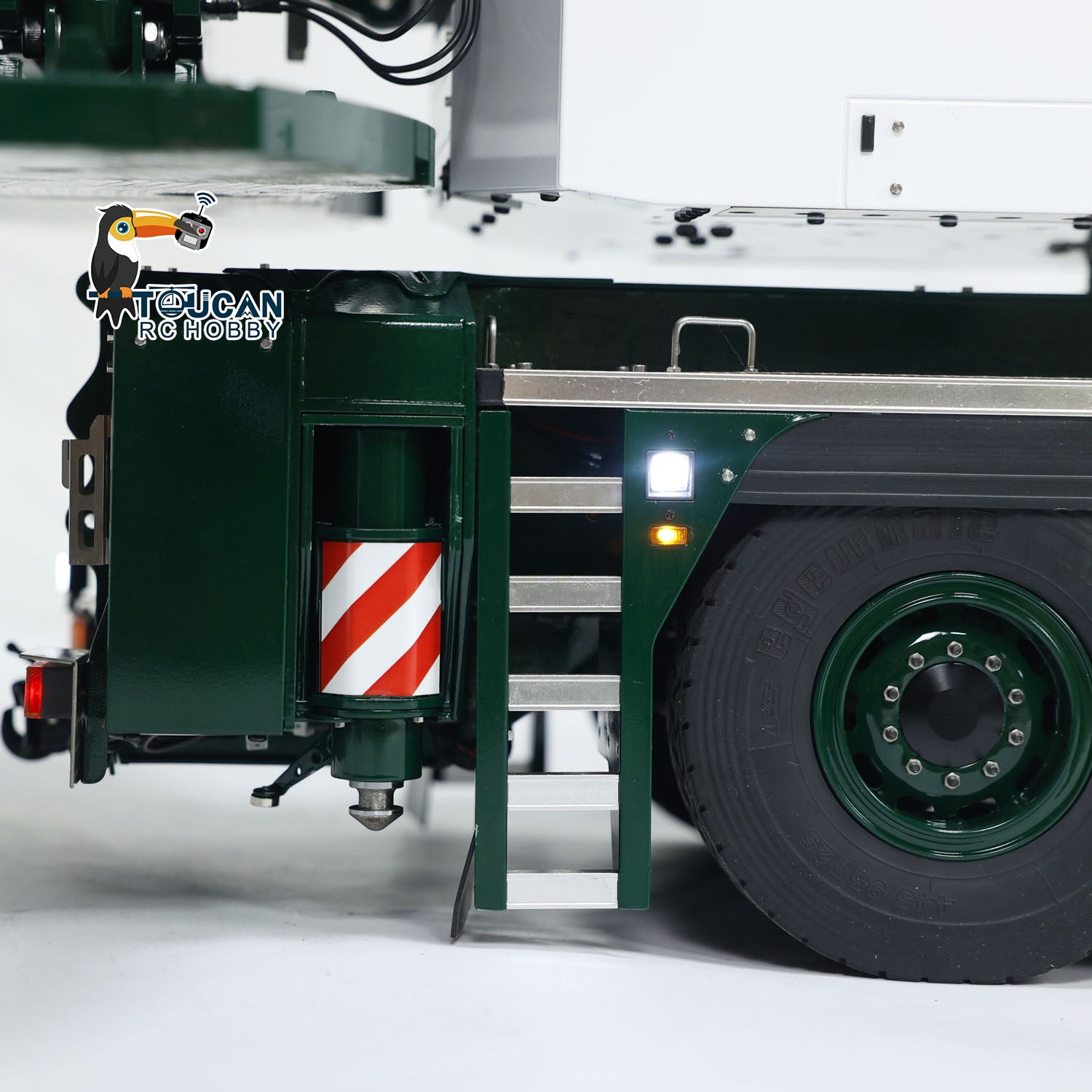 Eyewhale 1/14 Scale 6-Axle LTM1350 RC Hydraulic Mobile Crane - 5M Length Radio Controlled Heavy Duty Construction Vehicle, PNP Hobby Model for Adults - Perfect for Construction Simulation, RC Enthusiasts & Collectors