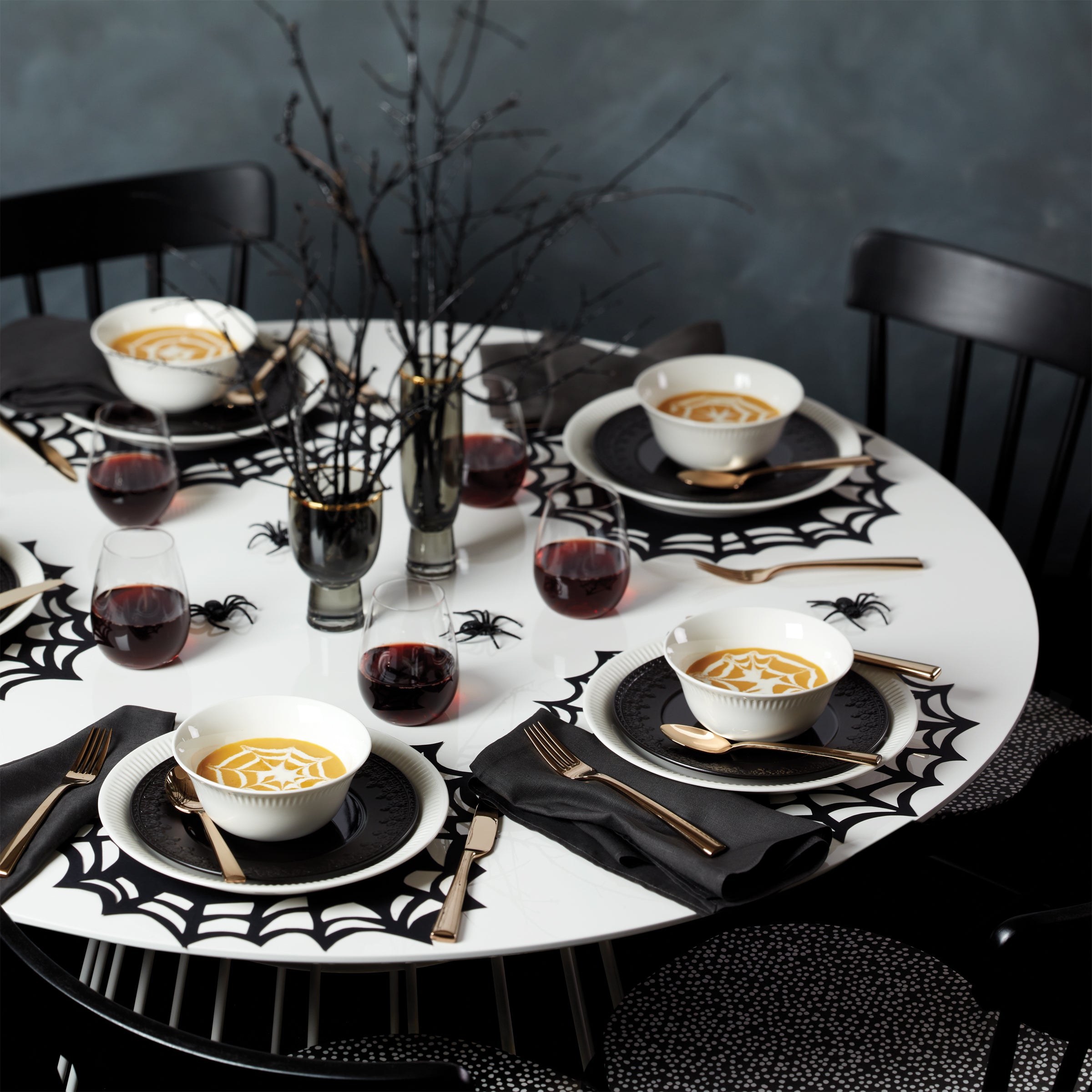 Premium White Porcelain Dinner Plates Set of 4 - Elegant Round Plates for Fine Dining, Restaurants & Home Entertaining