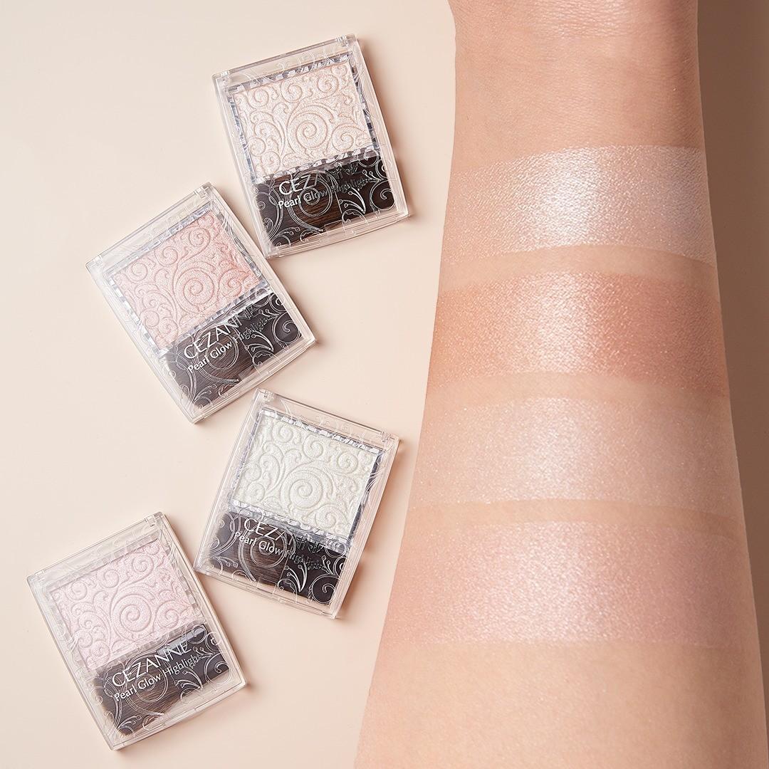 Cezanne Pearl Glow Highlighter Makeup - 2.4g with Brush for Face & Body - Perfect for Natural Glow & Special Occasions