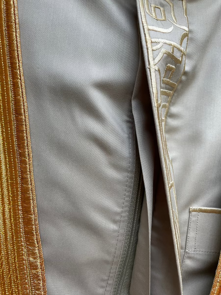 Men's Light Grey Thobe with Gold Embroidery - 5 Piece Islamic Outfit Set for Eid, Wedding & Special Occasions