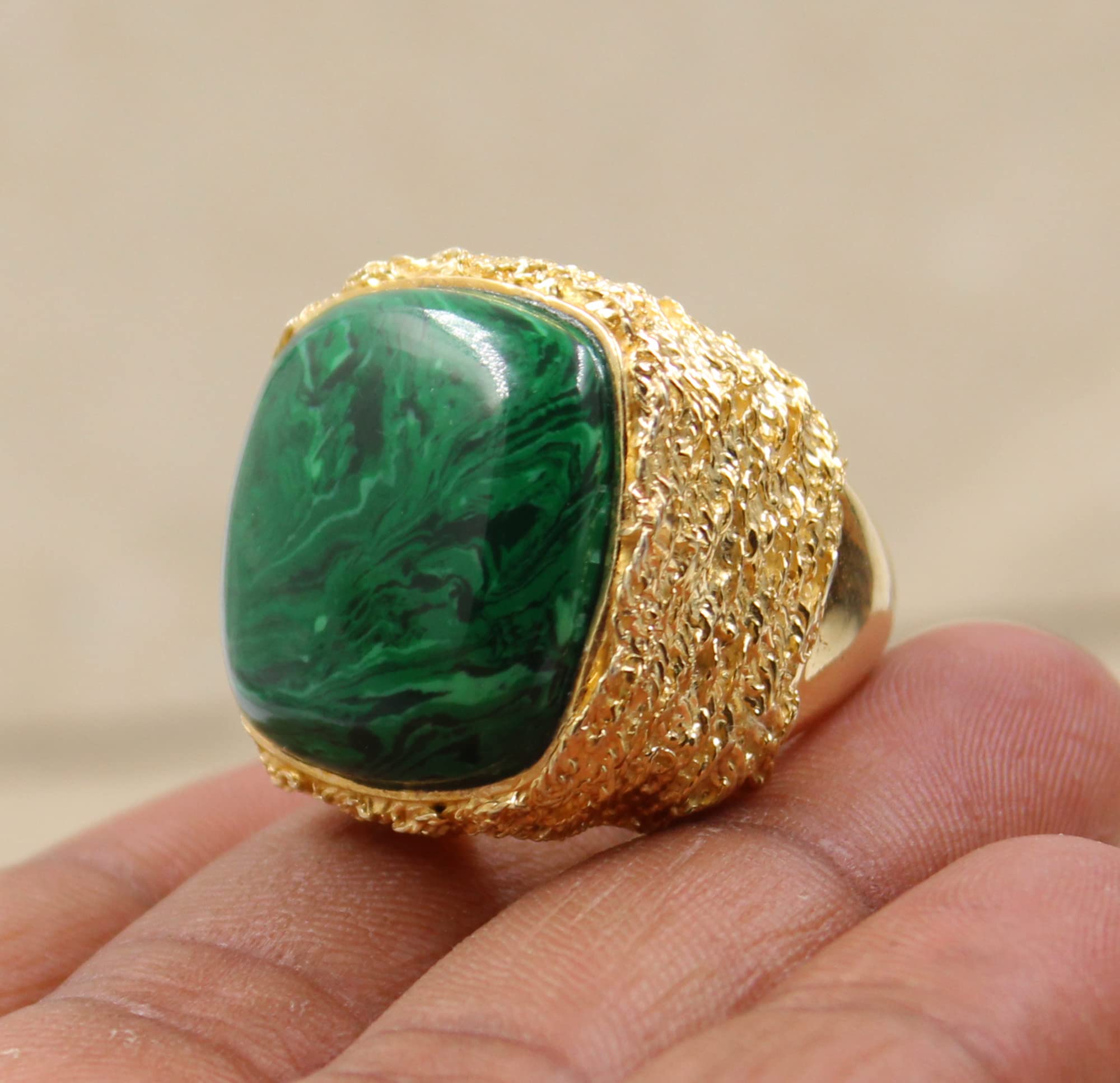 Malachite Ring for Men & Women - Unisex Green Malachite Textured Cocktail Ring in 925 Sterling Silver (Rose Gold Plated, Size 9) - Perfect Anniversary Gift for Him or Her, Ideal for Weddings, Parties & Special Occasions