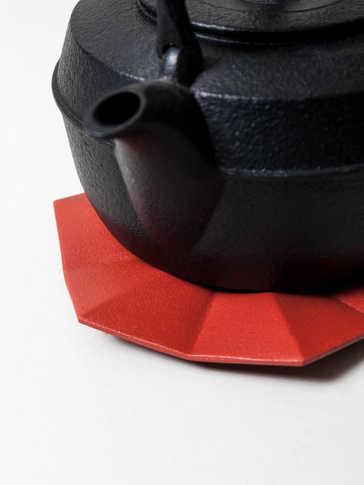 Iwachu Cast Iron Trivet - Origami Red | Heat-Resistant Trivet for Pots & Pans | Perfect for Dining Tables, Kitchen Countertops & Outdoor Cooking