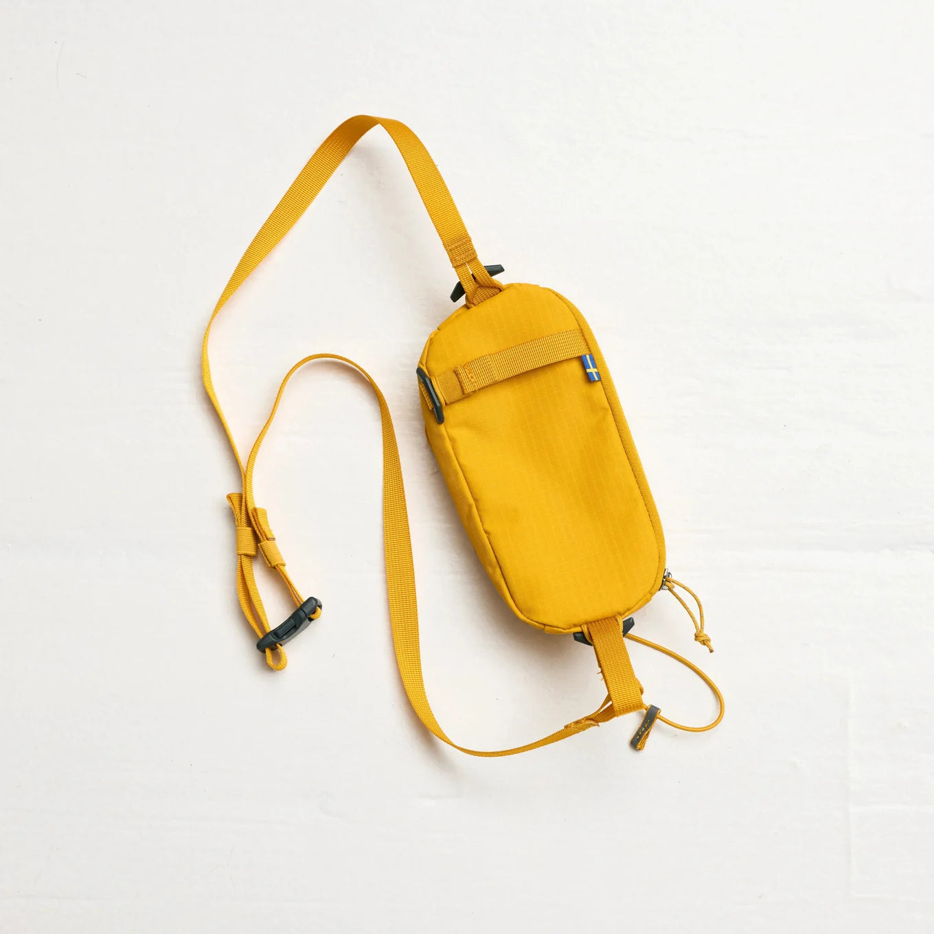 Abisko Bottle Pocket F23100177 - Insulated Water Bottle Holder for Hiking, Camping & Outdoor Adventures - Perfect for Backpacks & Gear Attachment