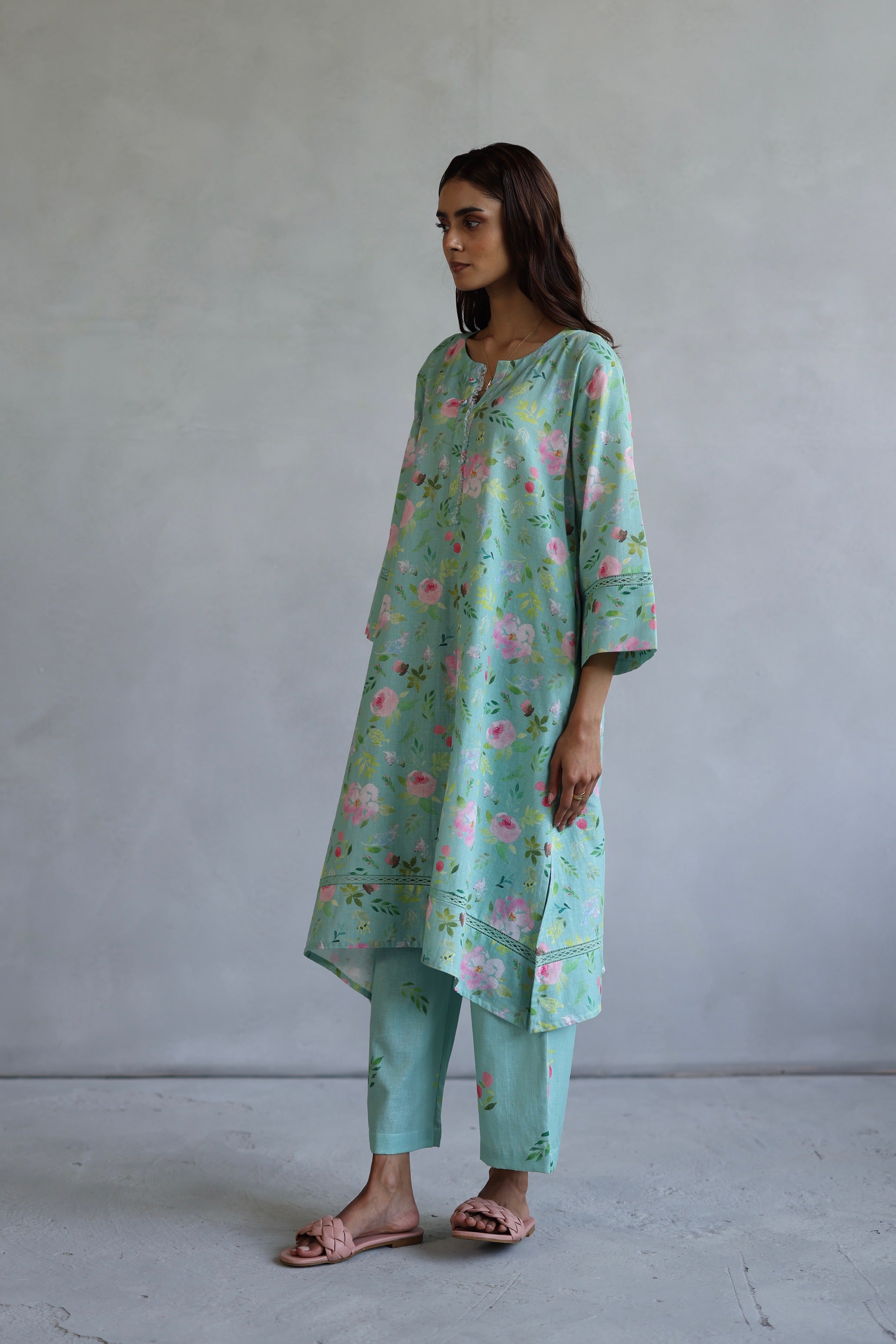 Hyacinth Kurta Set for Women - Stylish Indian Ethnic Wear - Perfect for Festivals, Weddings & Casual Outings