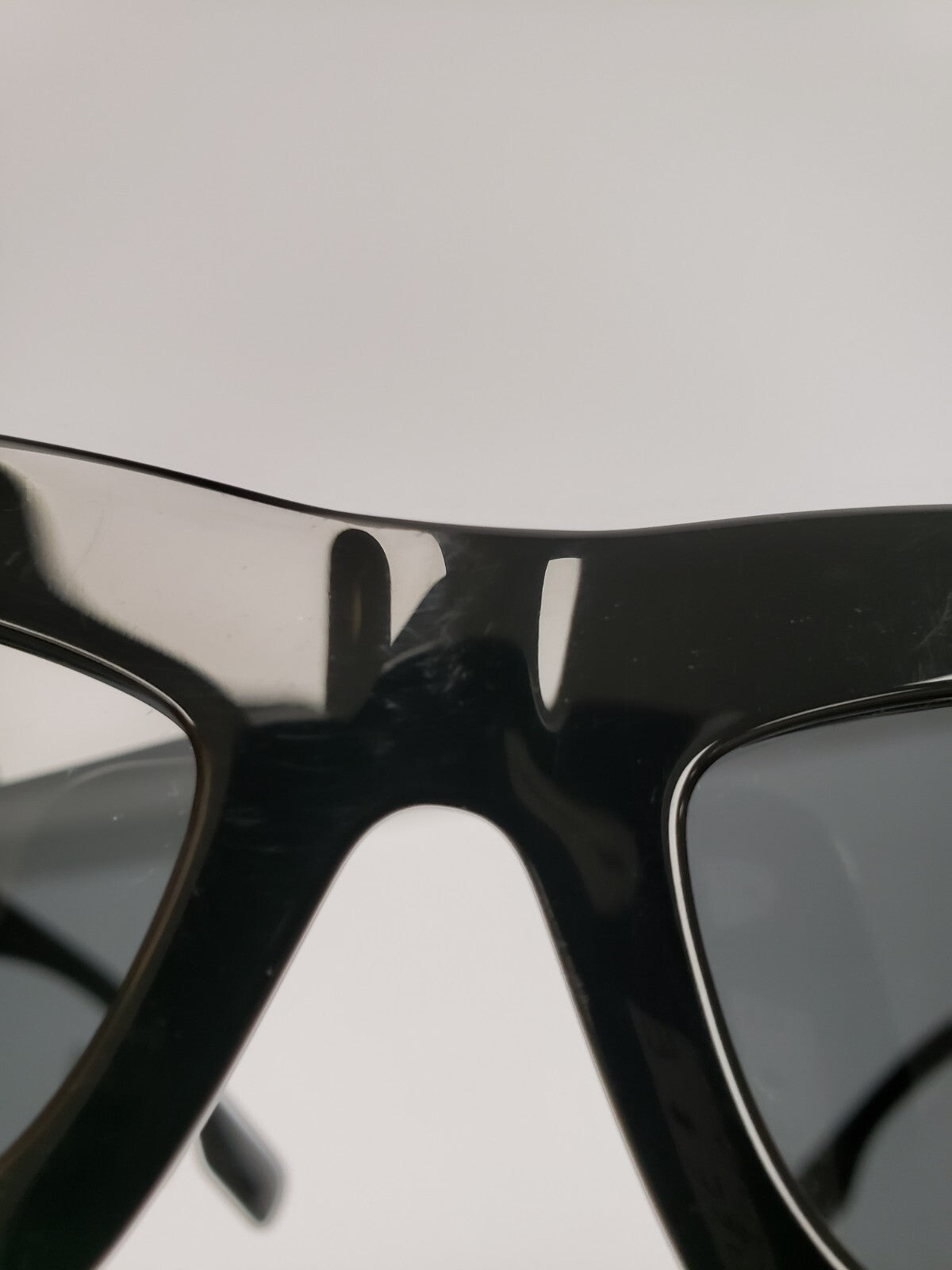 Burberry B4405 Sunglasses for Women & Men - Luxury Designer Shades with UV Protection - Perfect for Outdoor Activities, Travel & Fashion