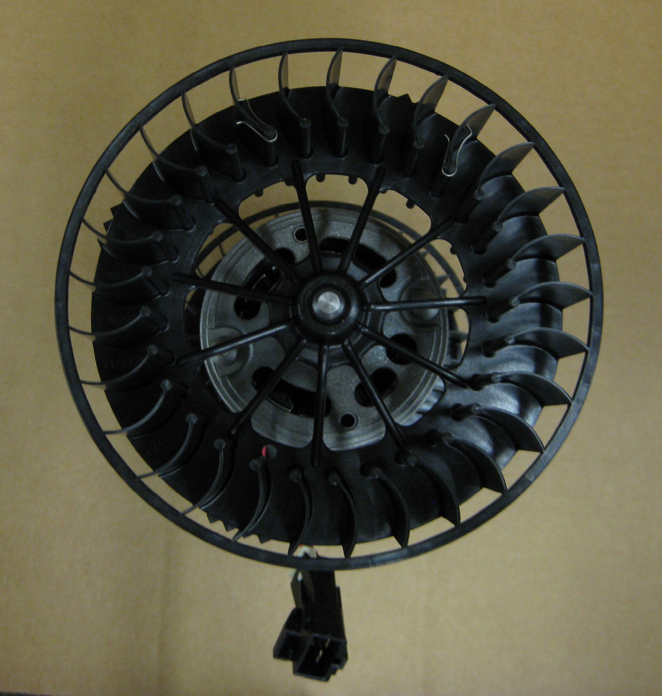 Volvo Truck Fan Motor 3946686 - Heavy Duty Cooling Fan Replacement for Volvo Trucks - Perfect for Long Haul & Commercial Vehicle Maintenance