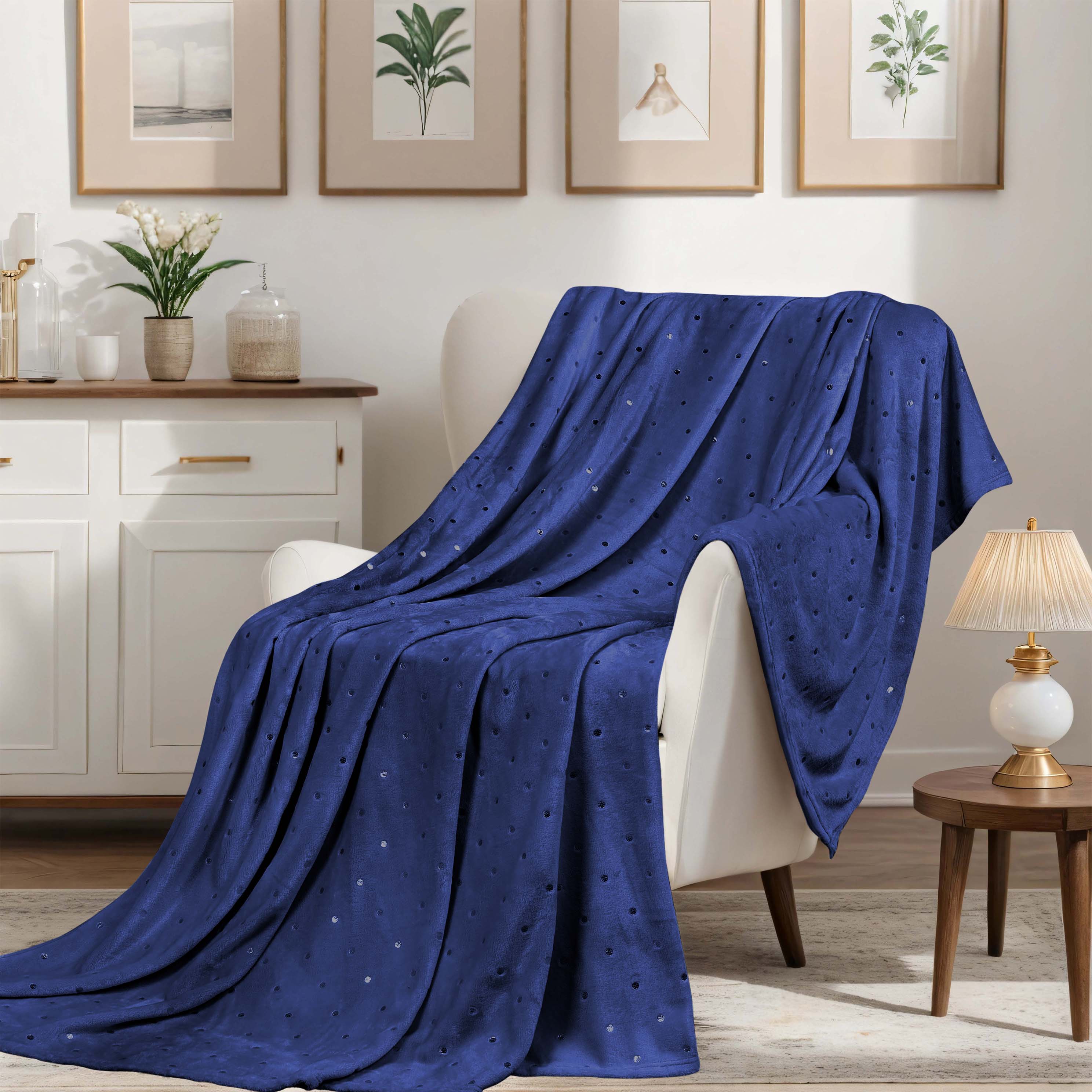 CozySoft Fleece Plush Blanket - Medium Weight, Ultra Soft & Fluffy - Perfect for Sofa, Bed, Couch & Home Decor - Warm Throw Blanket for Winter, Gifts & Cozy Nights
