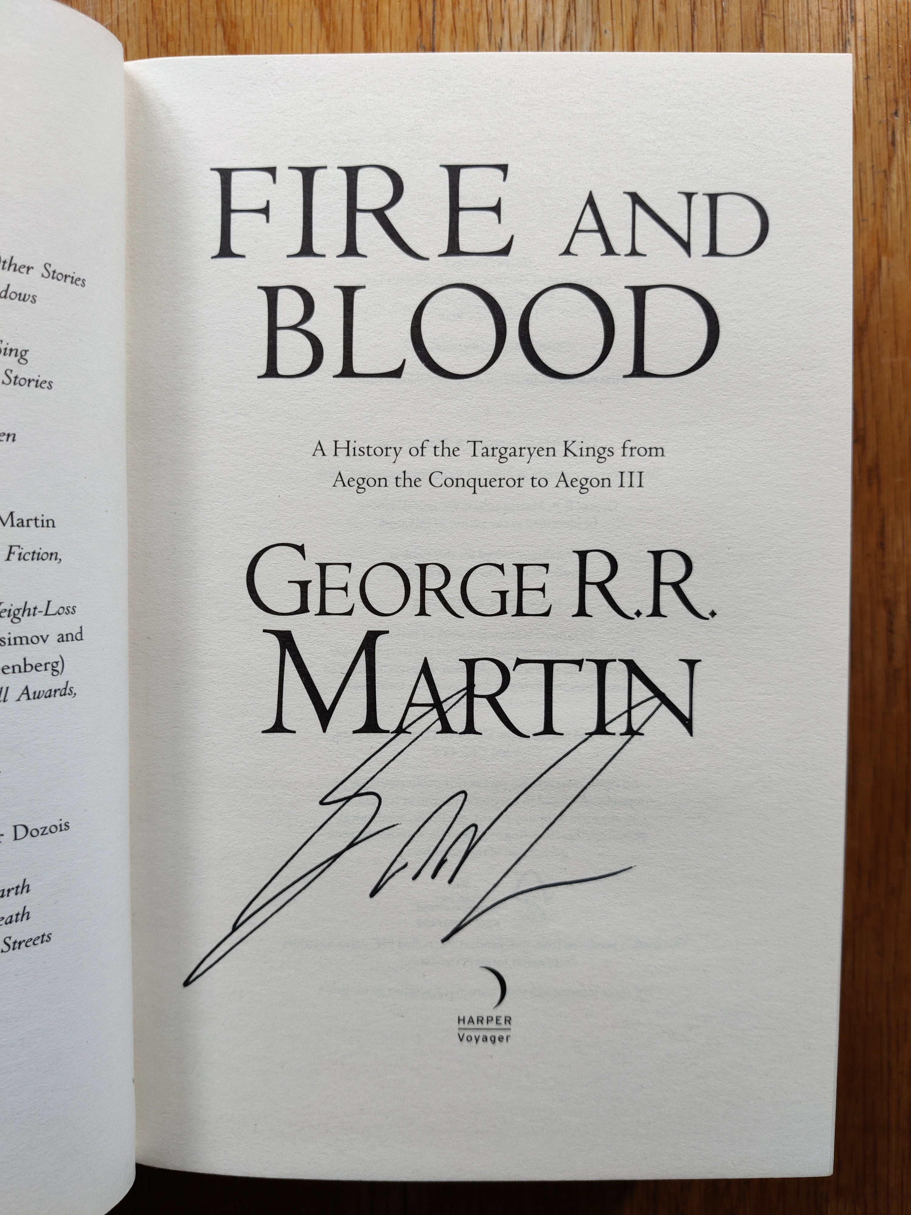 Fire and Blood: 300 Years Before A Game of Thrones - The Complete Targaryen History Book | A Song of Ice and Fire Prequel Novel | Perfect for Fantasy Readers & Game of Thrones Fans