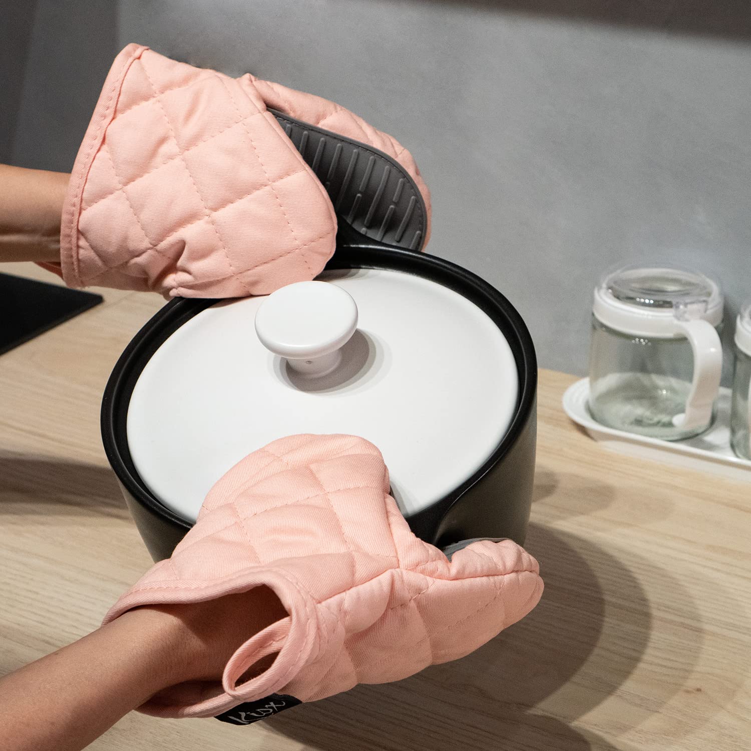 Heat Resistant Silicone Oven Mitts & Pot Holders Set - Pink Mini Kitchen Gloves for Cooking, Baking, Grilling - Non-Slip Protection for Hot Pans, Dishes & Baking Trays