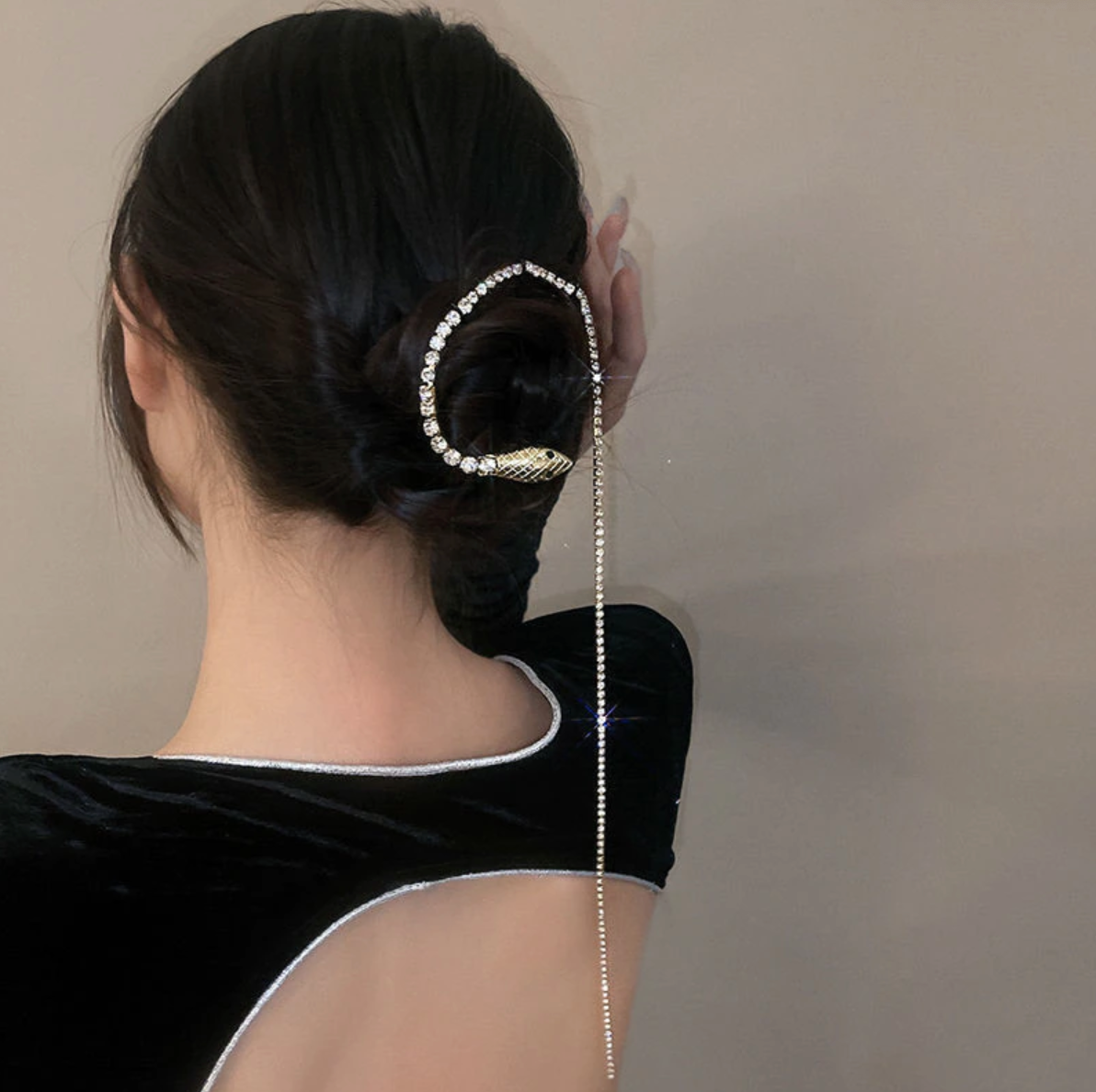 Elegant Medusa Hair Jewelry - Vintage Greek Goddess Headpiece for Women - Perfect for Weddings, Parties & Cosplay