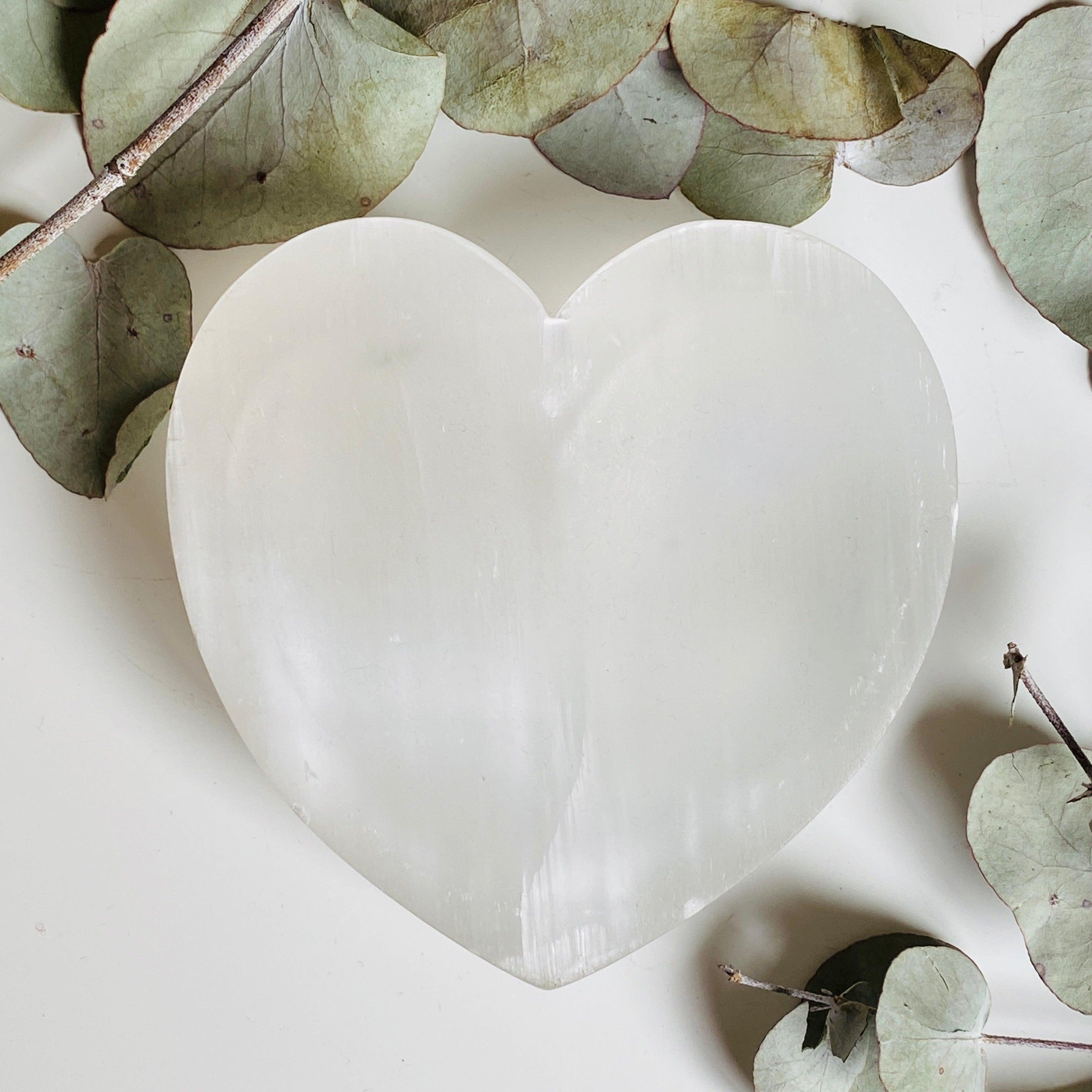 Natural Selenite Crystal Bowl - Handcrafted Healing Stone for Meditation, Reiki & Energy Cleansing - Perfect for Home Decor, Yoga & Spiritual Practices (Model C1411C)