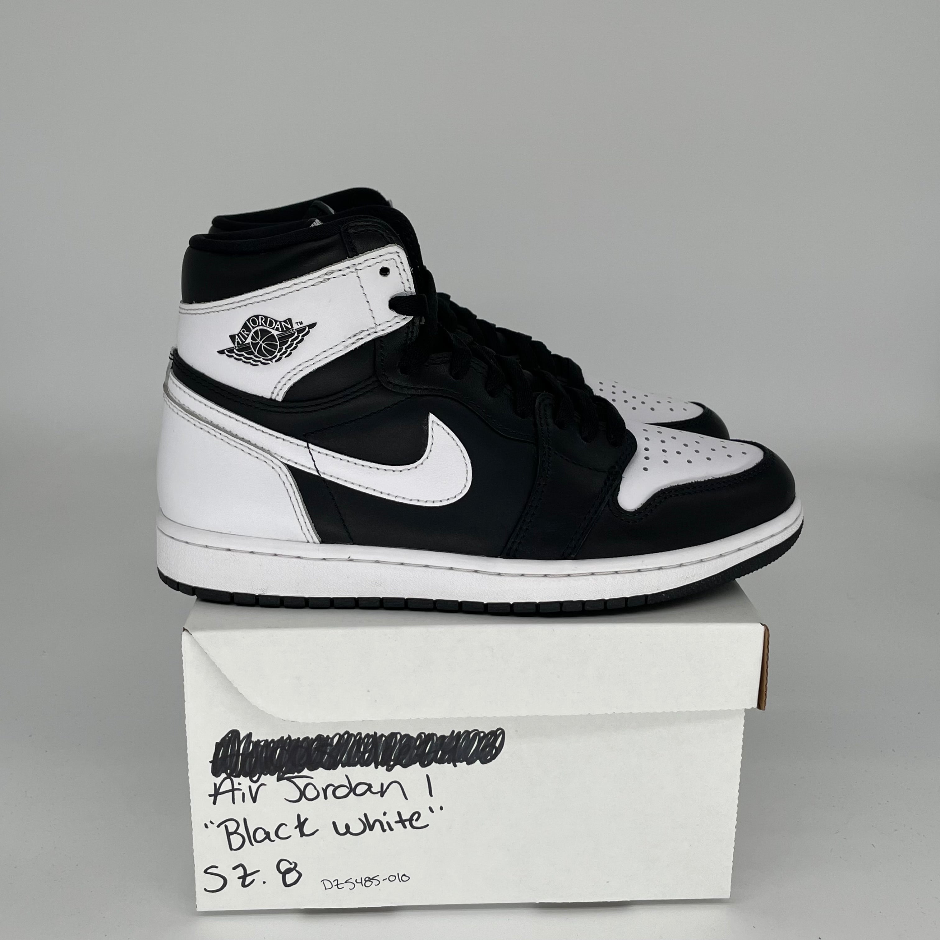 Original Air Jordan 1 Retro High OG 'Black White' Men's Basketball Shoes - Size 8 (DZ5485-010) | Classic Sneakers for Streetwear, Casual & Basketball Performance