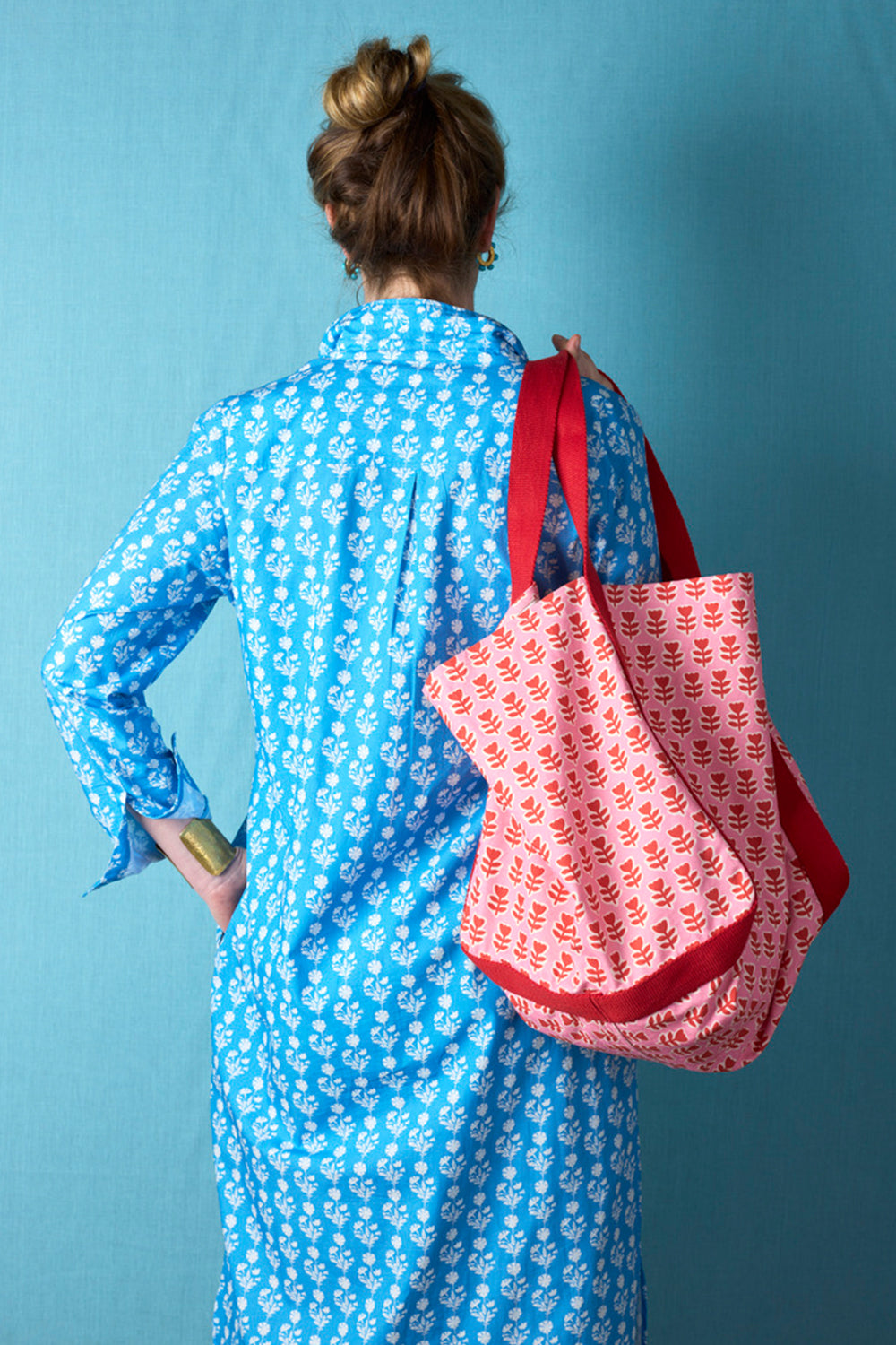 Stylish Printed Cotton Canvas Beach Tote Bag with Floral Design in Pink - Perfect for Pool, Beach, and Summer Travel Accessories