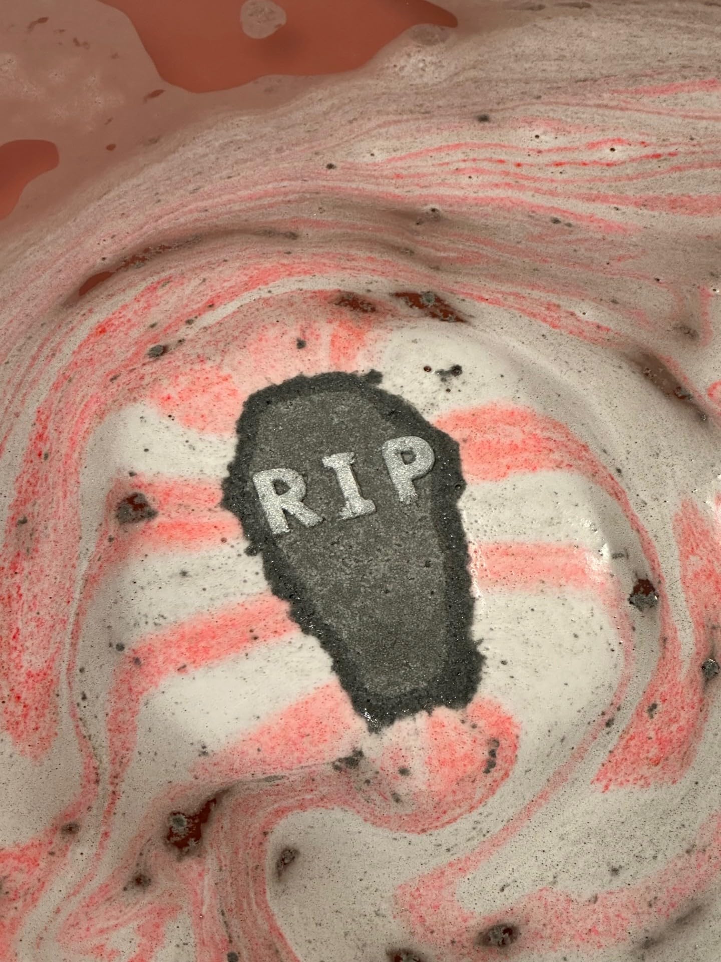 Spooky Coffin Surprise Bath Bomb with Skeleton Toy - Halloween Bath Soak for Kids & Adults, Perfect for Themed Parties & Relaxing Self-Care