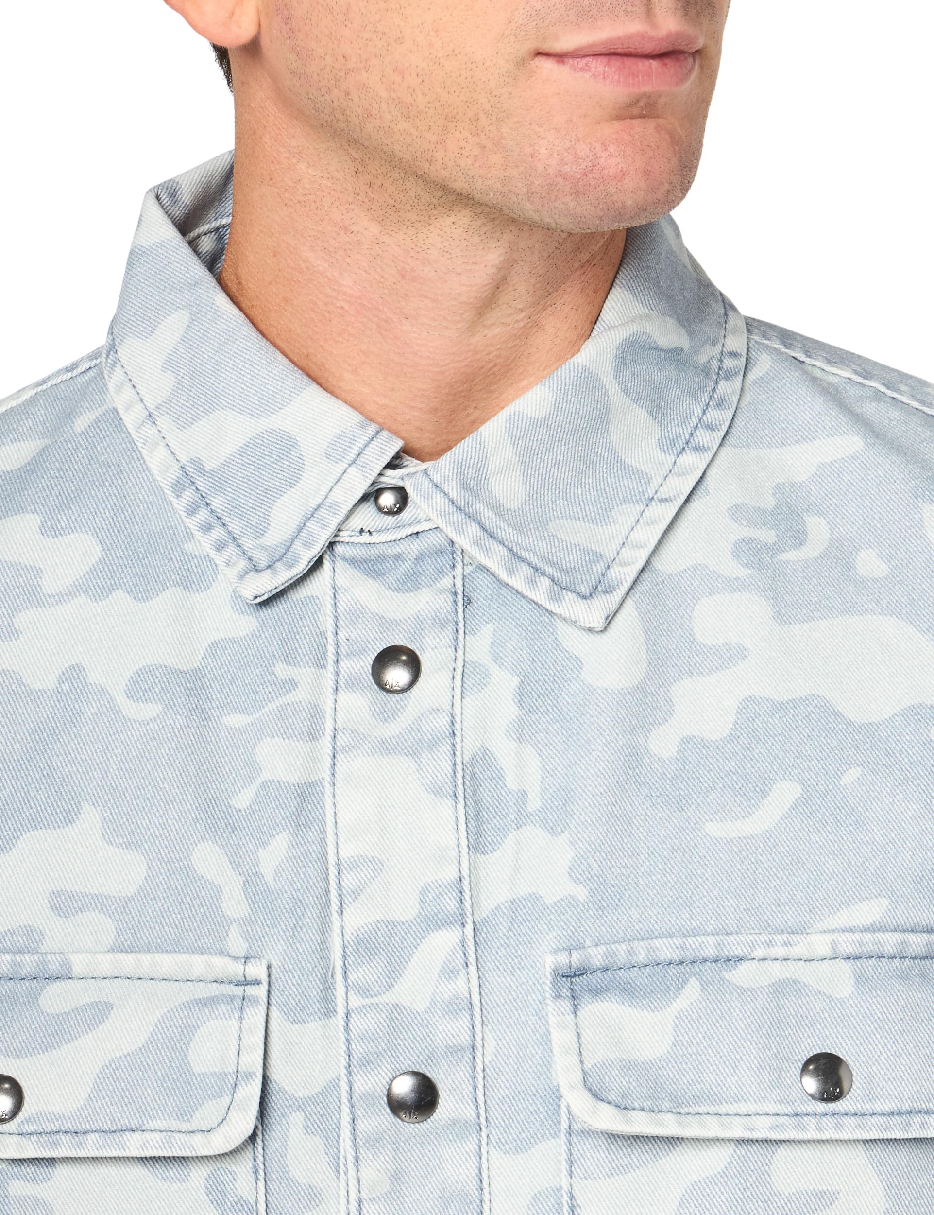 Armani Exchange Men's Camouflage Button-Up Shirt Jacket - Stylish Casual Wear for Outdoor Adventures & Urban Fashion