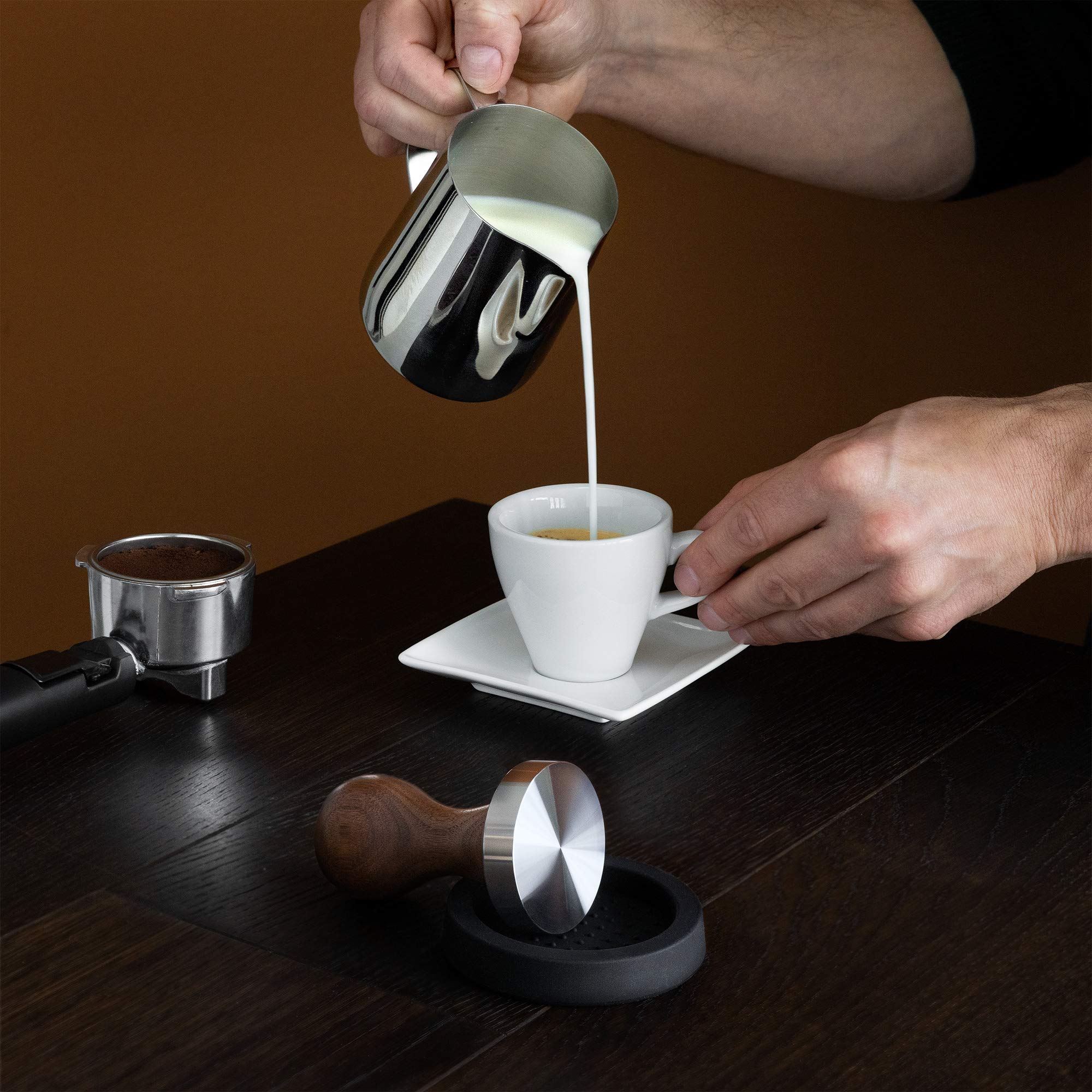 Navaris 51mm Coffee Tamper Set - Stainless Steel Espresso Press with Walnut Handle & Milk Frothing Pitcher - Professional Barista Tools for Home Brewing | Perfect for Espresso Machines & Latte Art
