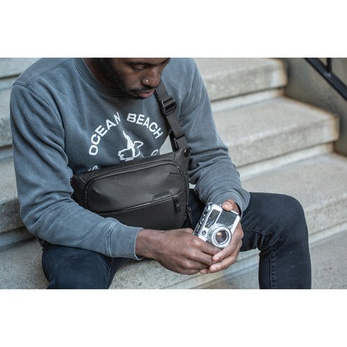 Peak Design Everyday Sling Bag 3L (Black) - Compact Camera Bag for DSLR & Mirrorless - Perfect for Travel, Hiking & Urban Commute