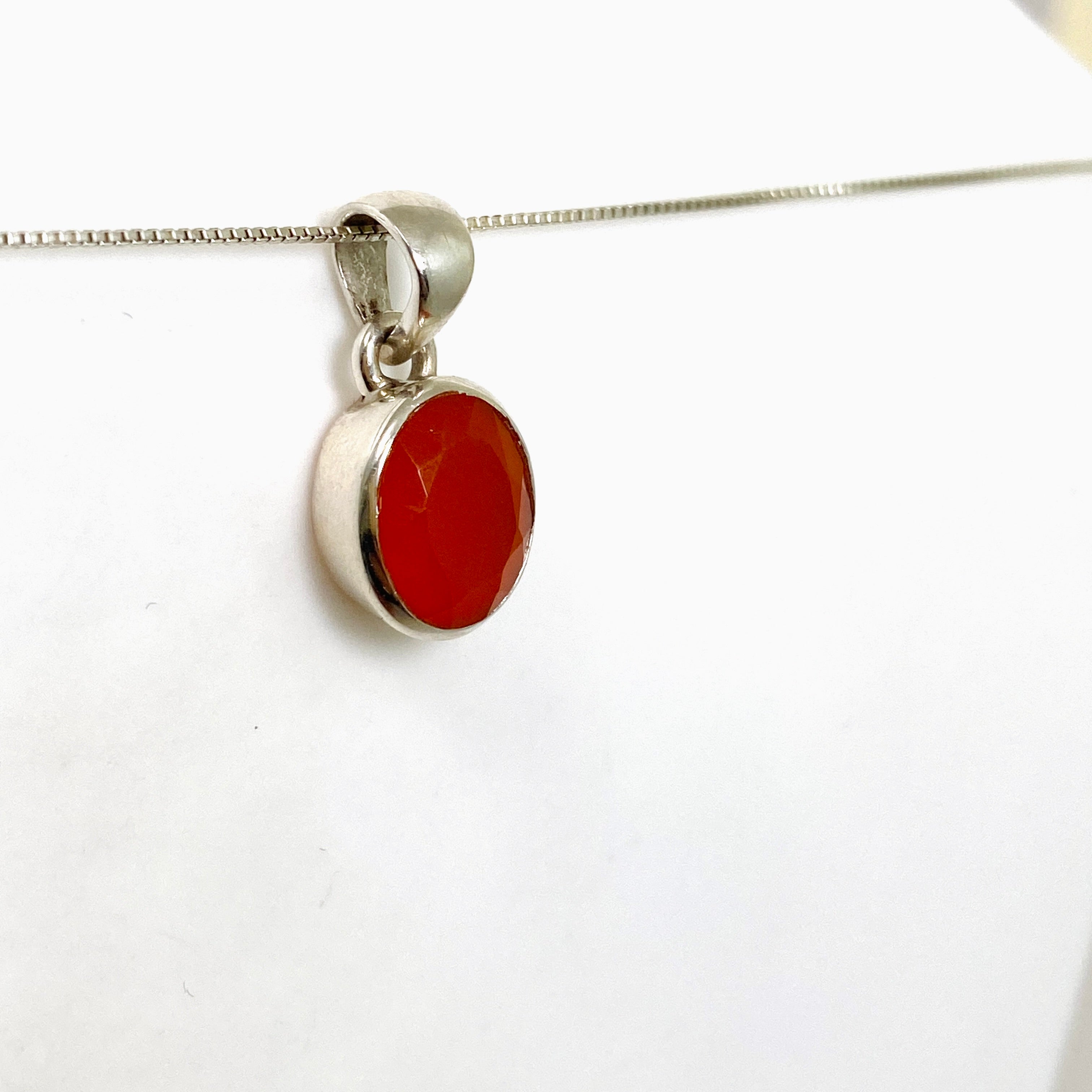 Natural Carnelian Gemstone Oval Faceted Pendant Necklace PPGJ1040 - Elegant Jewelry for Women, Gift for Her, Birthday, Anniversary, Party & Special Occasions