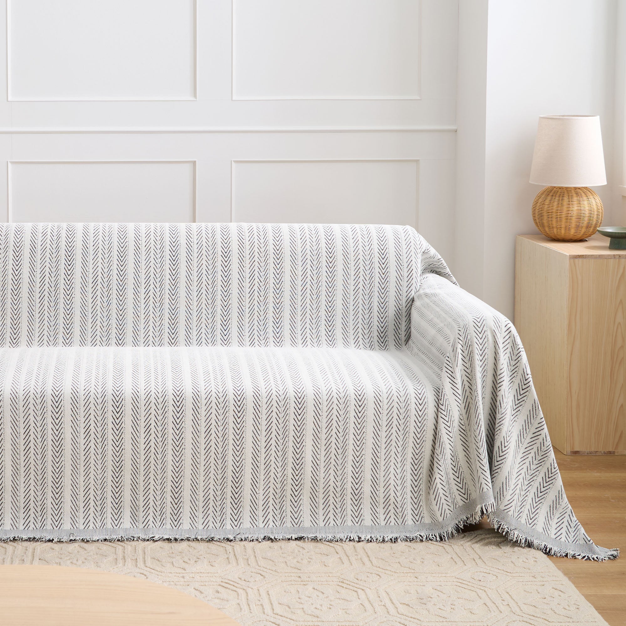 Stylish Herringbone Pattern Sofa Cover - Stretchable Furniture Protector for Living Room, Bedroom & Office - Spill & Pet Hair Resistant Couch Slipcover