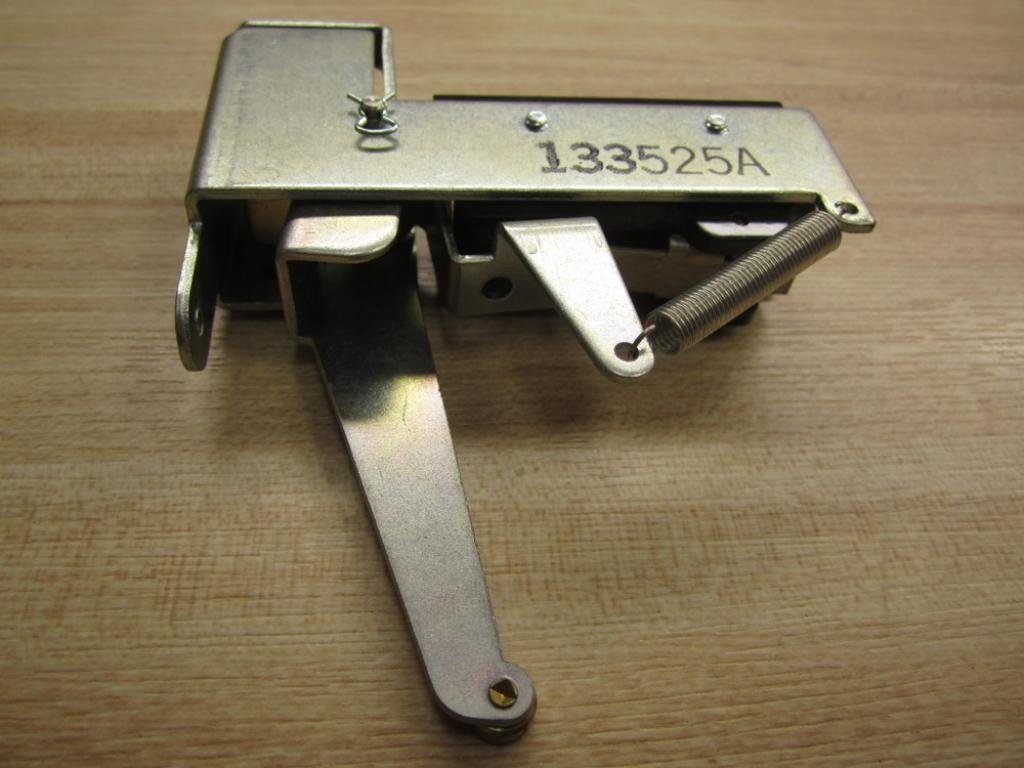 Honeywell Gas Valve Auxiliary Switch V4055/62 & V9055 - Replacement Part for HVAC Systems | Compatible with Honeywell Inc. Models 133568 | Ideal for Home Heating and Commercial Boiler Applications
