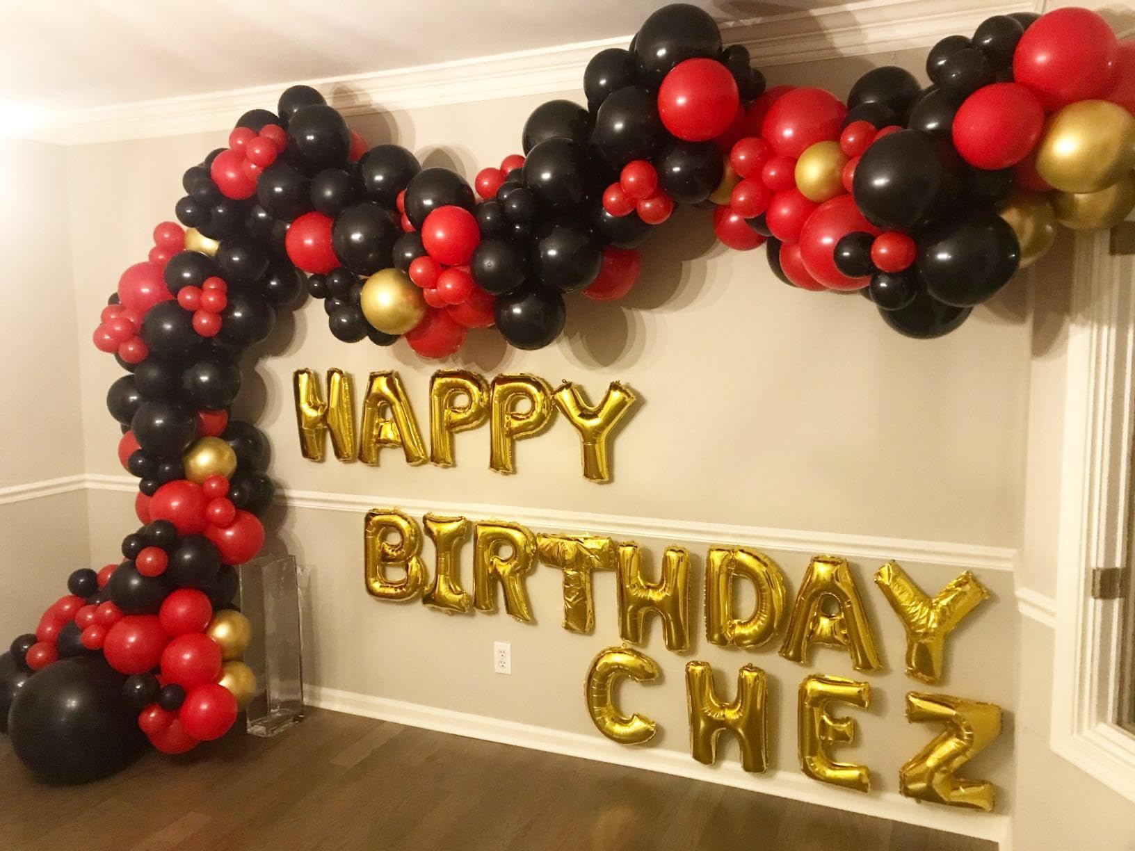 50 Pack Red 12 Inch Latex Balloons for Wedding, Birthday Party, Baby Shower & Christmas Decorations - Perfect for Indoor/Outdoor Party Decor & Photo Backdrops