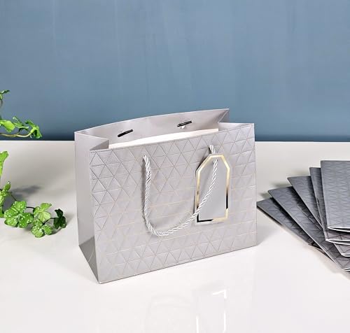 Grey 17.5 cm x 23 cm