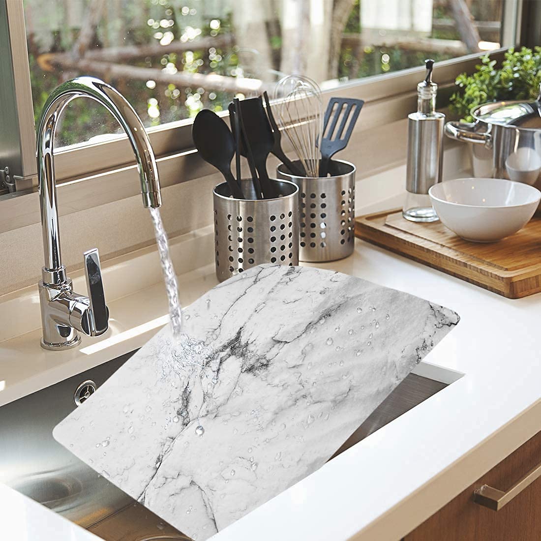 GENNISSY Washable Marble Placemats Set of 6 - Thin Eco-Friendly Table Mats for Dining Table, Easy to Clean & Wipeable - Perfect for Kitchen, Dinner Parties & Home Decor (White Marble)