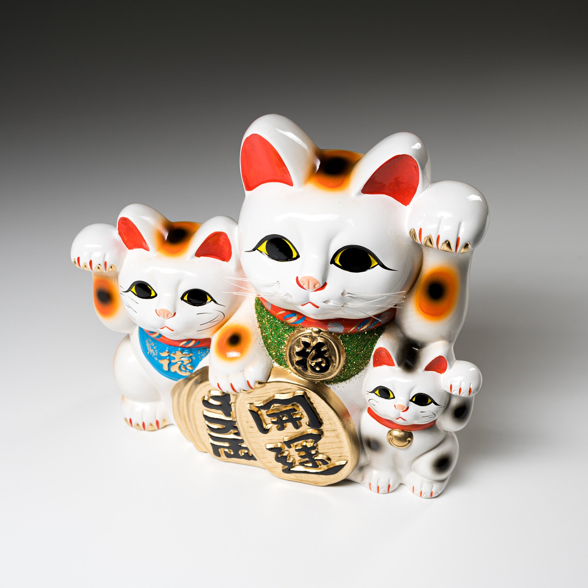 Tokonome Ware Lucky Cat Ornament Trio - Japanese Maneki Neko Figurine Set for Home & Office Decor, Good Fortune Gift for Housewarming, Business Success & Wealth Attraction