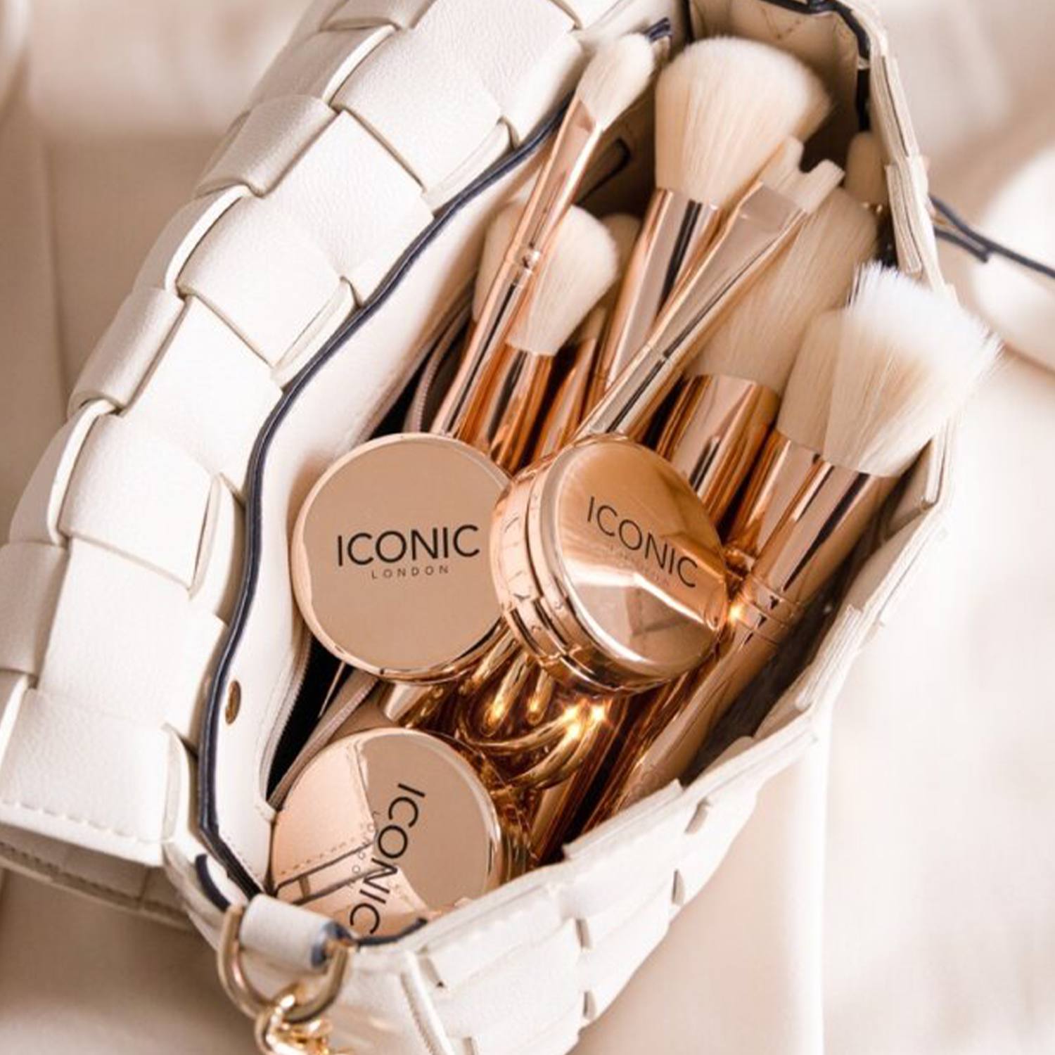 Precision Duo Contour Brush - Professional Makeup Blending Brush for Face Contouring & Highlighting - Perfect for Everyday Makeup & Special Occasions