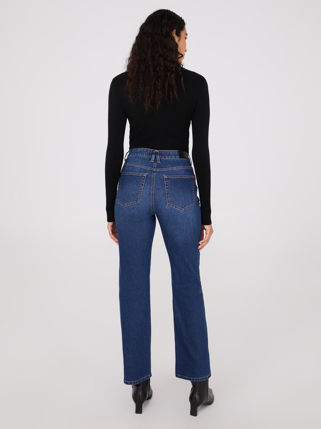 Stylish Studded Straight Leg Jeans for Women - Trendy Denim Pants with Rhinestone Details | Perfect for Casual Outfits, Night Out & Streetwear Fashion