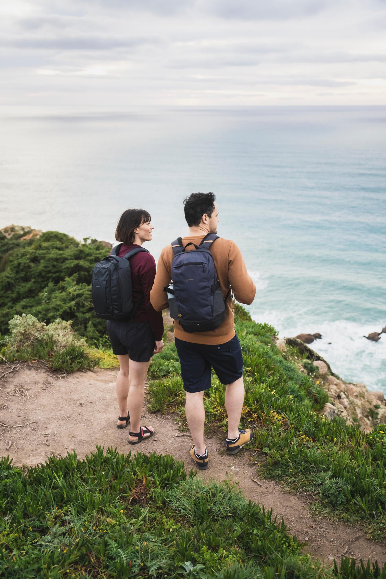 Quechua NH Escape 500 16L Lightweight Hiking Backpack - Perfect for Day Hikes, Camping & Outdoor Adventures