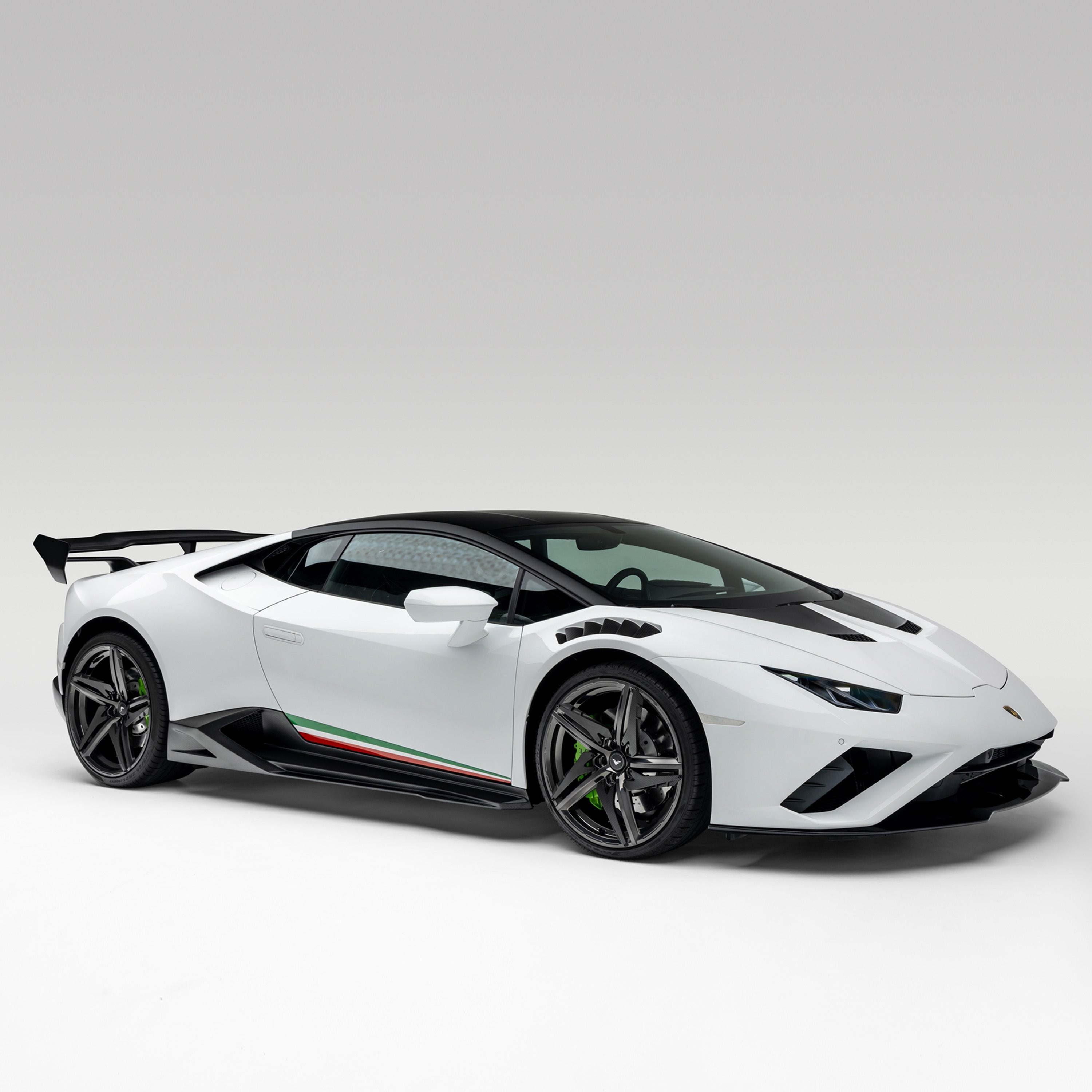 Lamborghini Huracan EVO Monza Edition Side Blades - Carbon Fiber Car Body Kit for Exotic Sports Cars | Perfect for Racing Enthusiasts & Supercar Upgrades