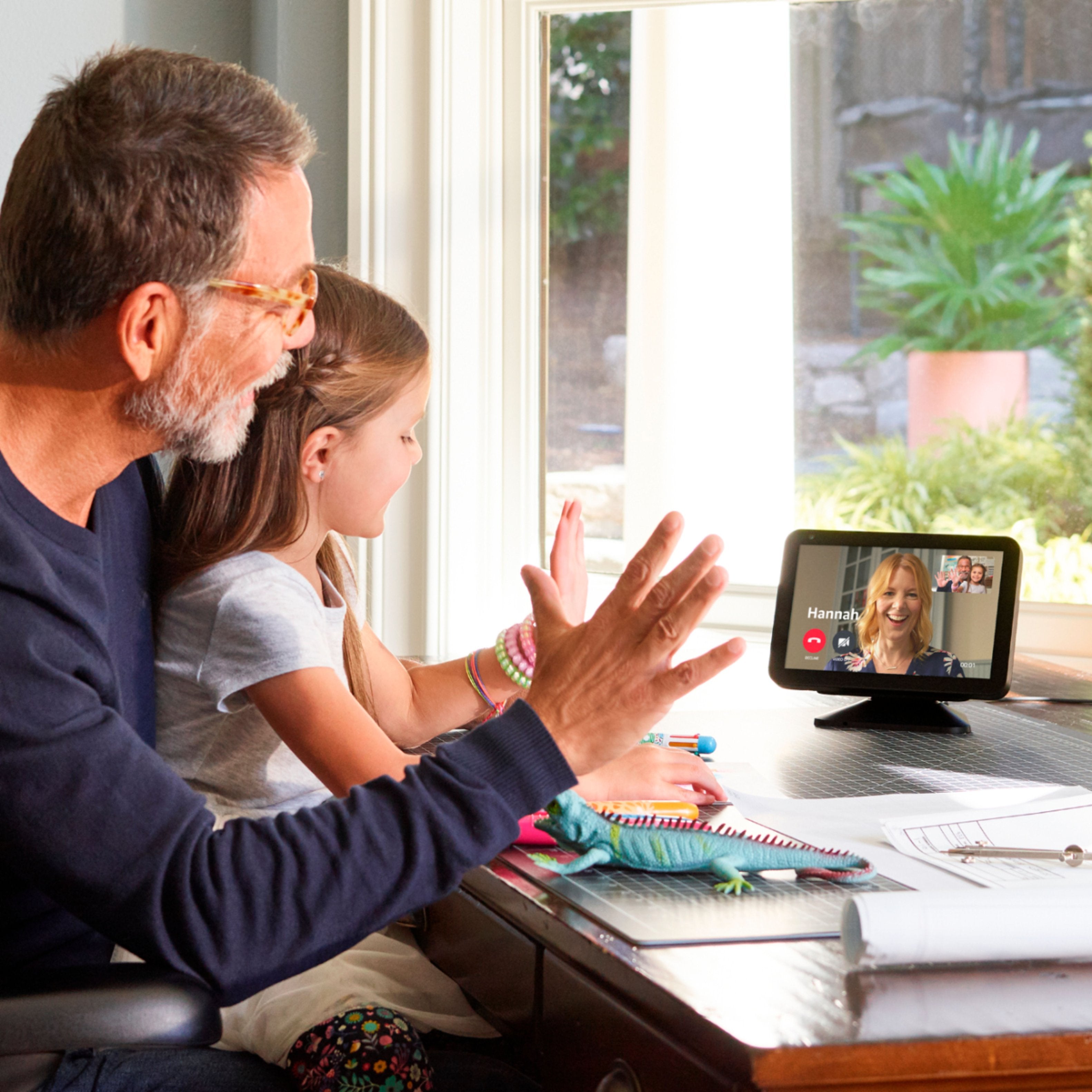 Amazon Echo Show 8 (1st Gen) Smart Display with Alexa - Sandstone Color - HD Touchscreen, Voice Control & Video Calling - Perfect for Kitchen, Living Room & Home Office (Model B07RQ3TCT2)