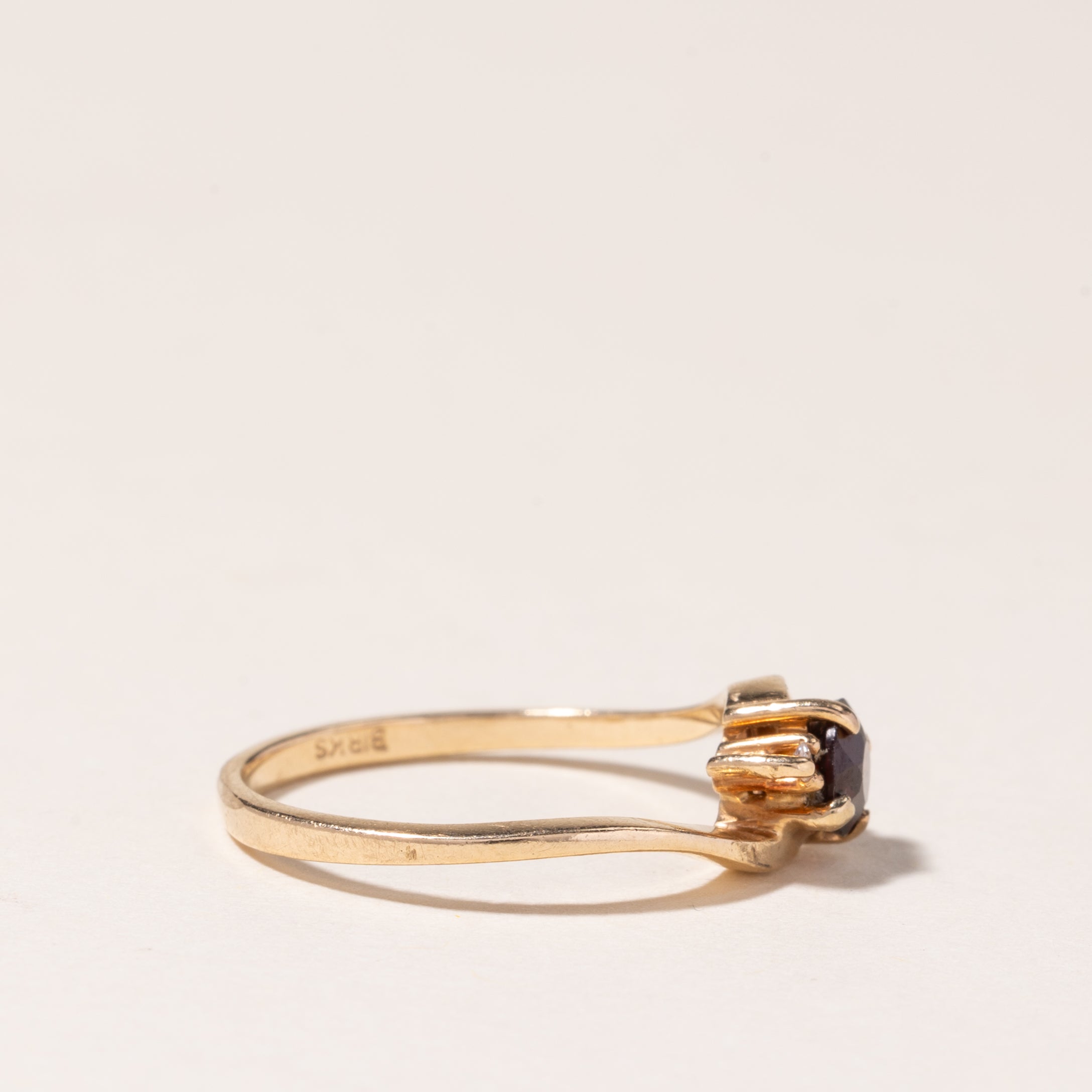10K Yellow Gold Garnet & Diamond Ring - 0.41ct Garnet & 0.01ctw Diamond - Size 5.25 - Elegant Birthstone Jewelry for Women - Perfect for Anniversary, Engagement & Special Occasion Gifts