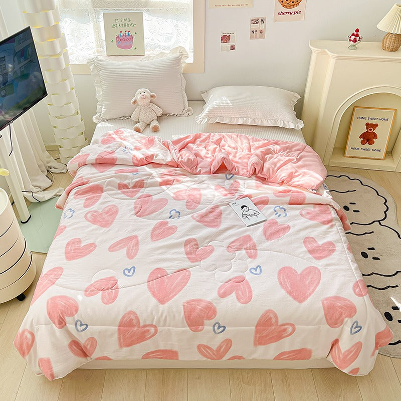 Pink Hearts Print Quilt - Soft Floral Bedspread for Girls Room, Valentine's Day Decor, Cozy Throw Blanket for Bed, Couch & Nursery - Perfect for Romantic Bedroom, Gift Giving & Photo Backdrops
