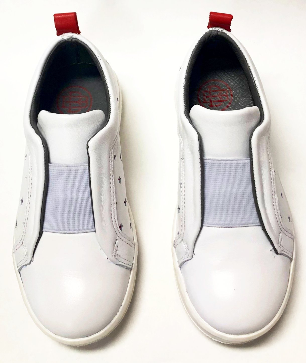 Blublonc White and Red Star Slip On Sneakers - Comfortable Casual Shoes for Men & Women | Perfect for Walking, Travel, and Everyday Wear
