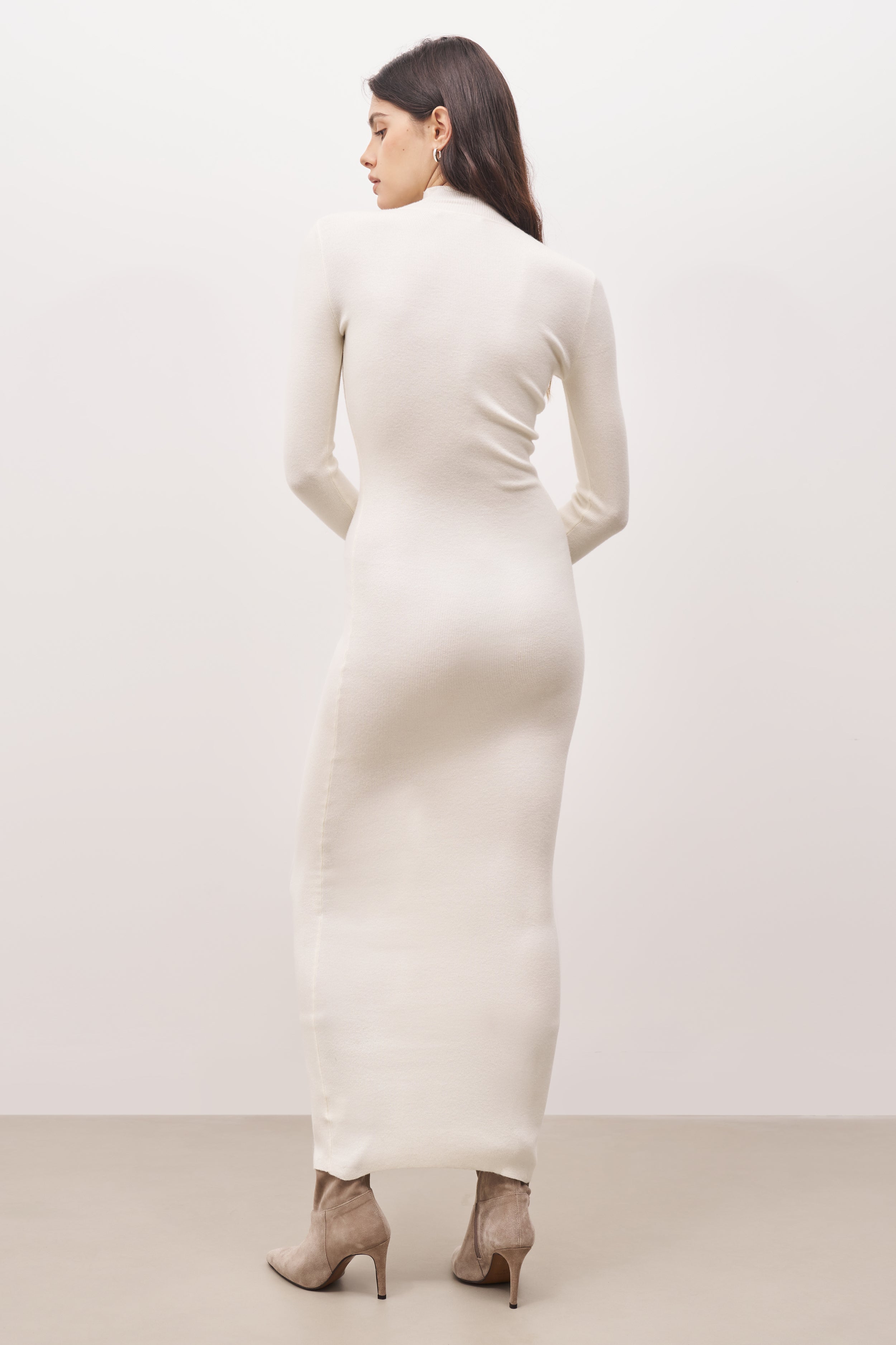 Elegant Fine Knit Maxi Dress in Cream - Perfect for Casual Outings, Beach Vacations & Summer Evenings