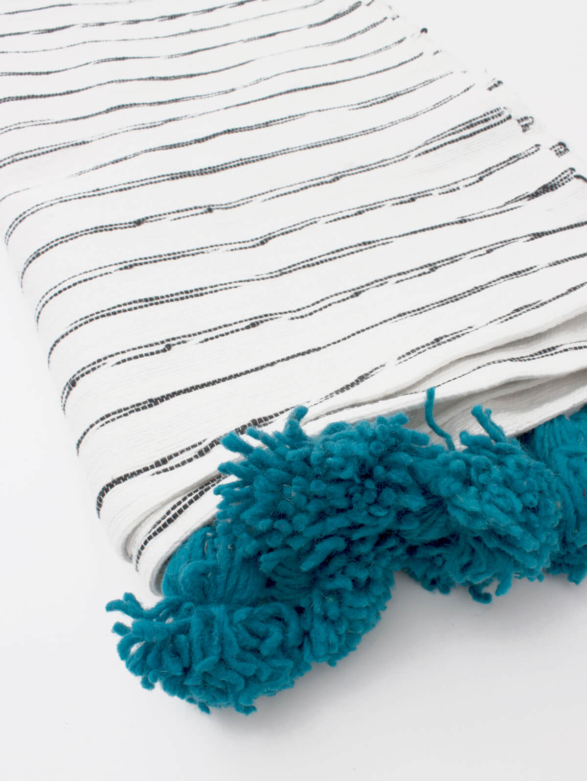 Premium White Cotton Scribble Stripe Blanket - Soft & Cozy Throw for Bed, Couch & Nursery - Perfect for Home Decor, Baby Shower Gifts & Winter Warmth