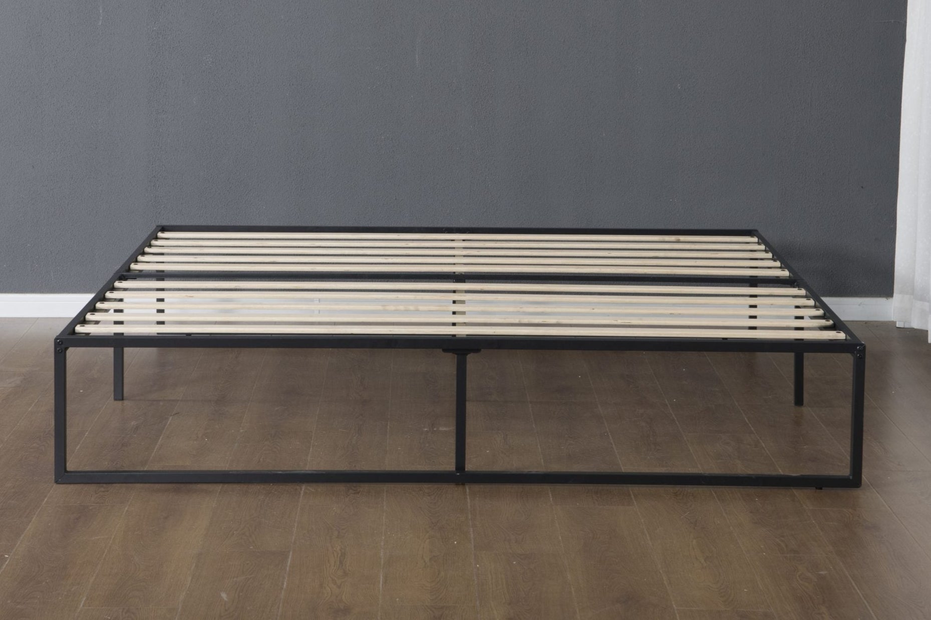 Modern 10 Inch Metal Platform Bed Frame with Wood Slats - Low Profile Heavy Duty Base - Queen, King, Twin & Full Size - Sturdy Support for Mattress - Perfect for Modern Bedroom, Guest Room & Dormitory