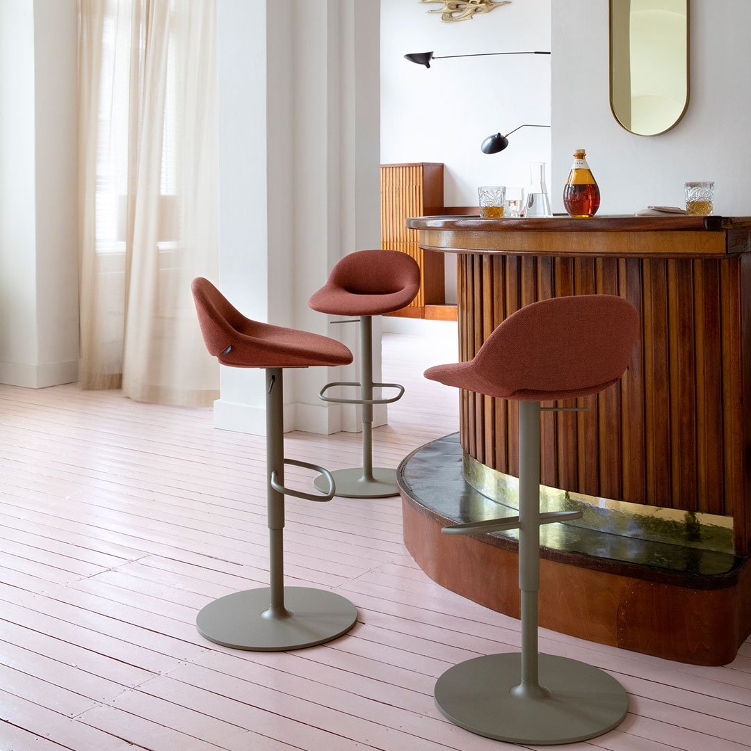 Beso Barstool with Disc Base & Swivel Return - Modern Kitchen & Bar Counter Stool for Home & Restaurant Use
