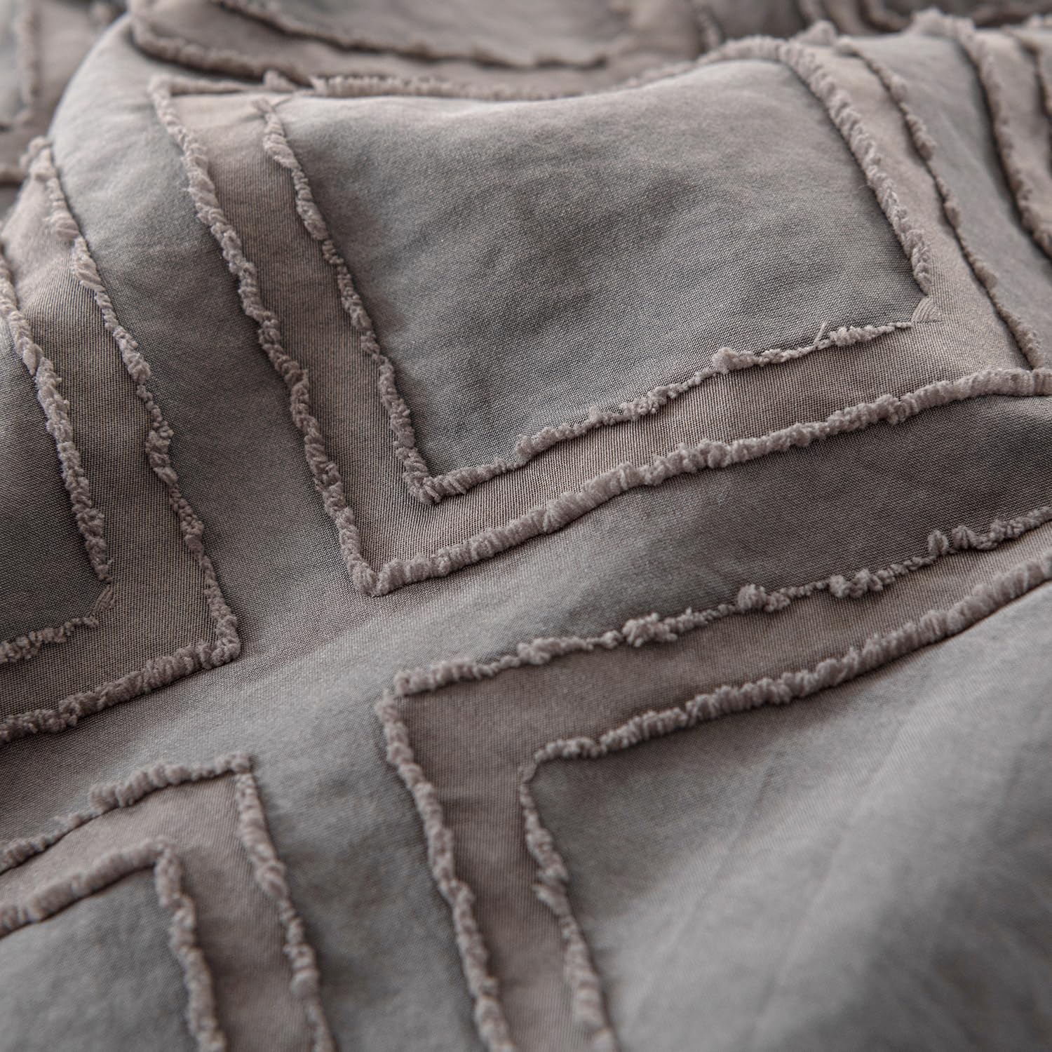 Queen Size Comforter Set - Diamond Tufted Lightweight Bedding | Soft Fluffy All-Season Dark Grey Comforter for Bedroom, Guest Room & Dorm