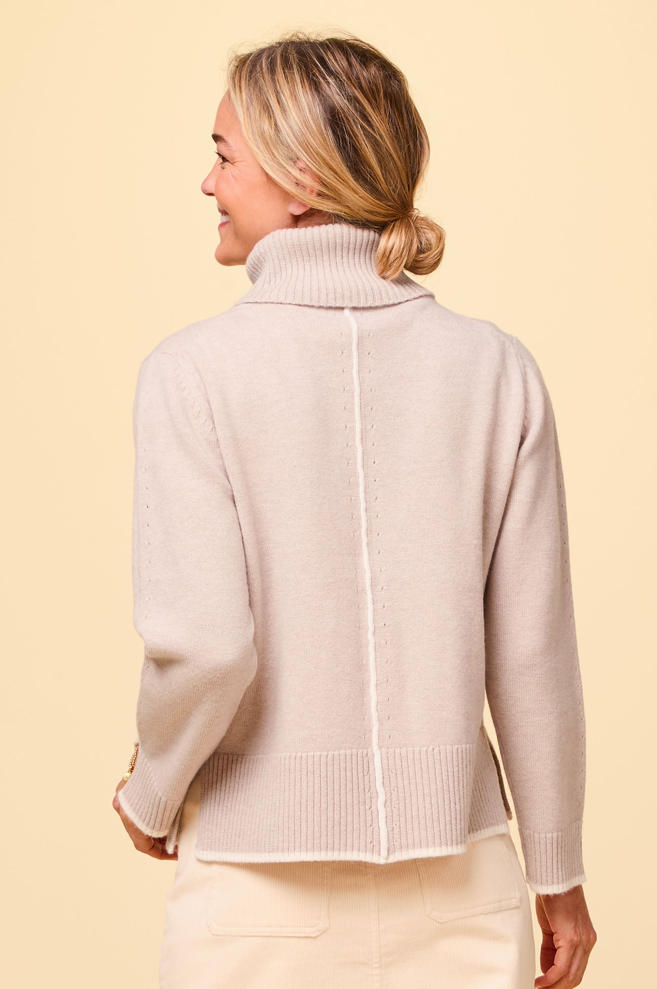 Premium Merino Wool Roll Neck Sweater for Men & Women - Soft & Warm Oat/Cream Knit Pullover - Perfect for Winter, Fall & Outdoor Activities