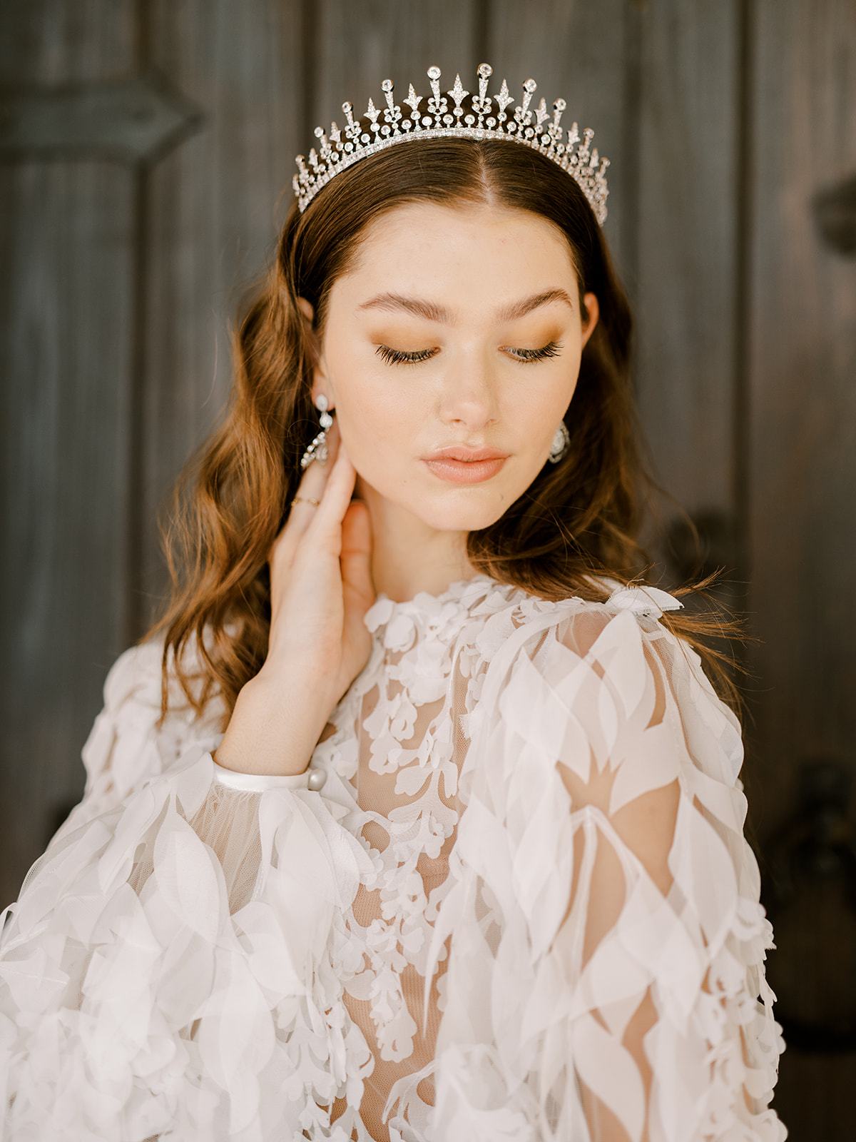 PHILLIPS Simulated Diamond Bridal Tiara - Sparkling Crystal Wedding Headpiece for Bride, Princess, Prom & Special Occasions