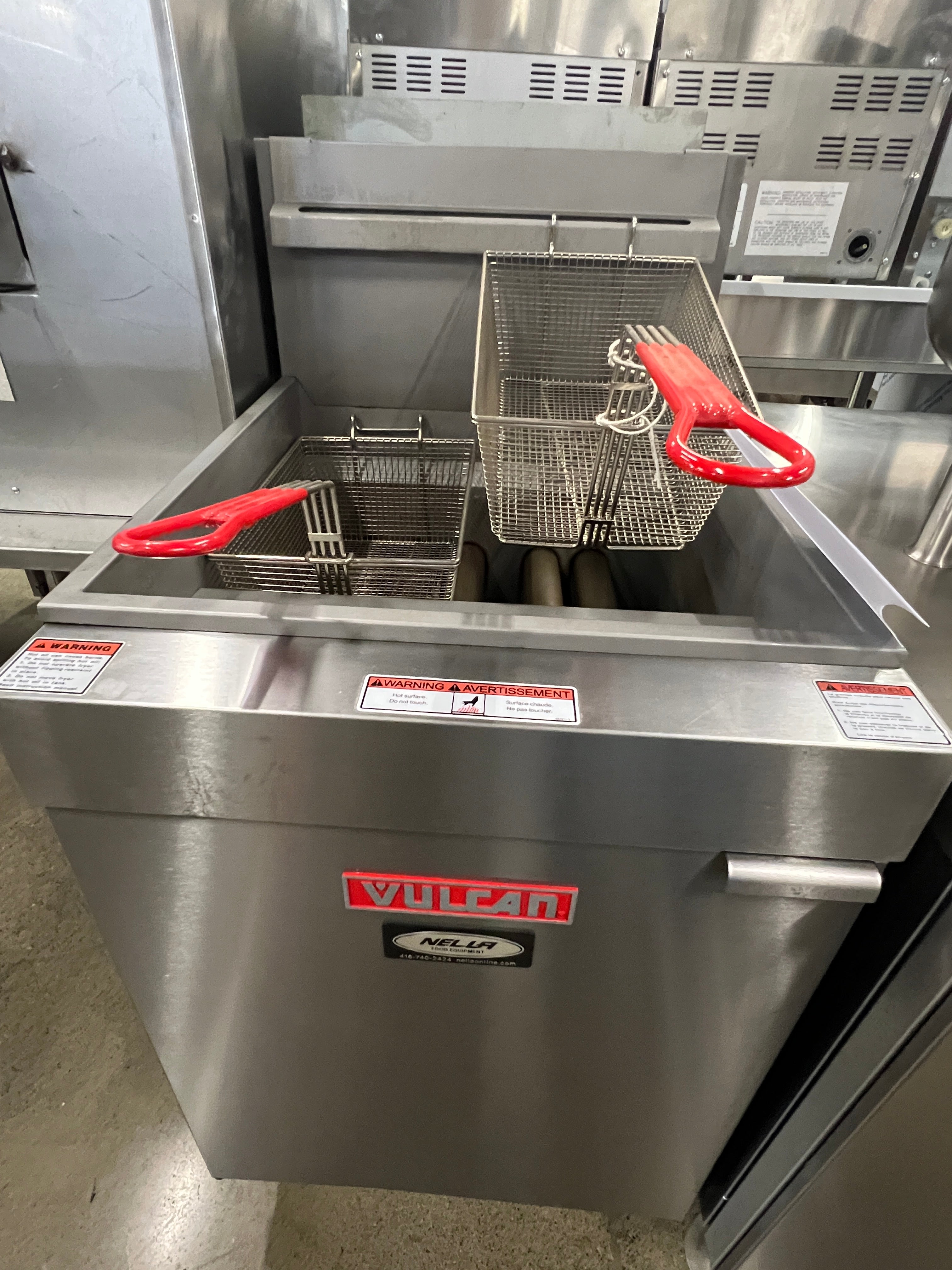 Vulcan LG500 65-70 Lb. Commercial Liquid Propane Floor Fryer - 150,000 BTU High Capacity for Restaurants, Catering & Food Trucks