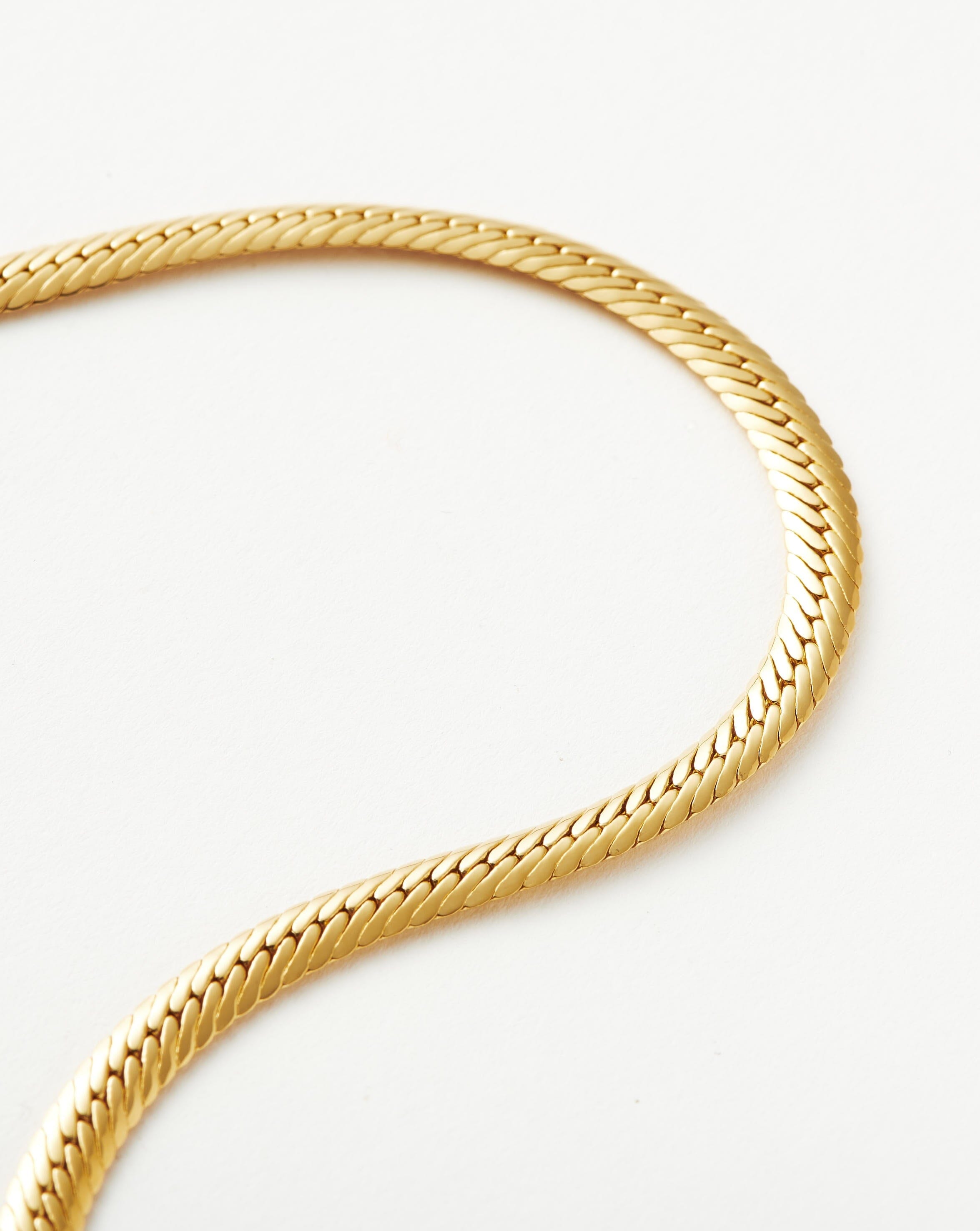 Elegant Camail Chain Necklace for Women - Vintage Silver Plated Jewelry Gift - Perfect for Parties, Weddings & Everyday Wear