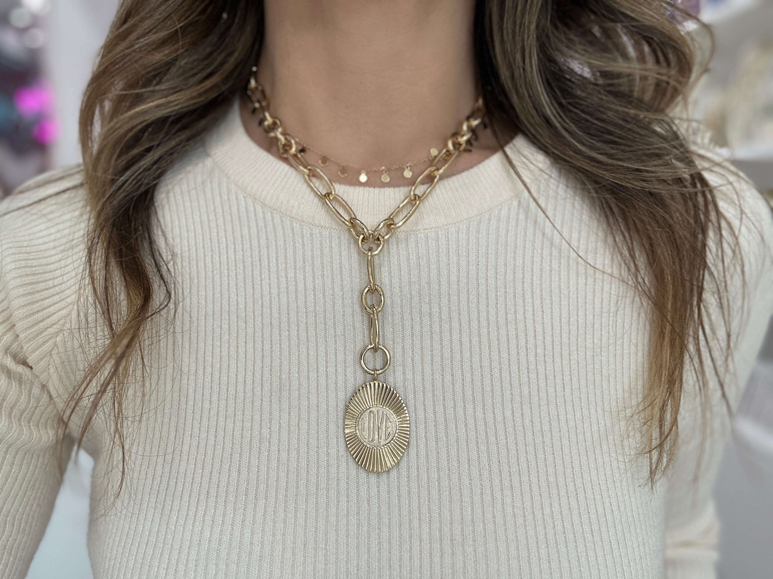 Oval Love Medallion Lariat Necklace - Elegant Gold or Silver Pendant for Women | Perfect for Valentine's Day, Anniversary Gifts & Romantic Occasions