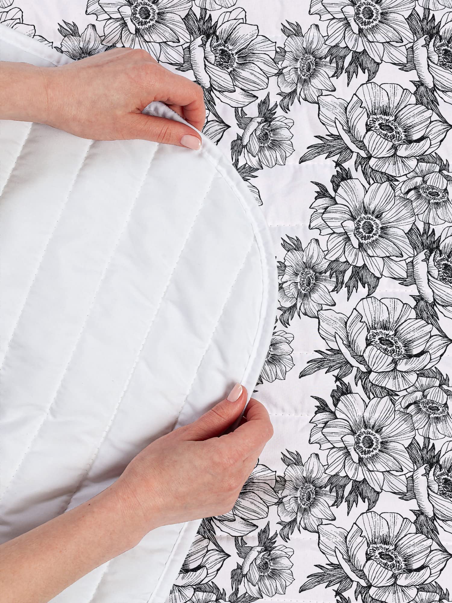 Ambesonne Floral Microfiber Bedspread Set - Botanical Theme Hand-Drawn Blossom Design, Soft King Size Bedding with Pillow Shams & Comforter in Charcoal Grey & White | Perfect for Master Bedroom, Guest Room & Cozy Home Decor