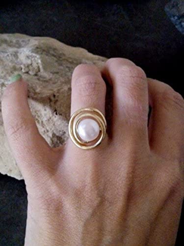 Elegant Spiral Gold Wire Wrapped Pearl Ring – White Pearl Cocktail Ring for Women, Perfect Bridal Jewelry & Wedding Gift – Ideal for Engagement, Anniversary, and Special Occasions