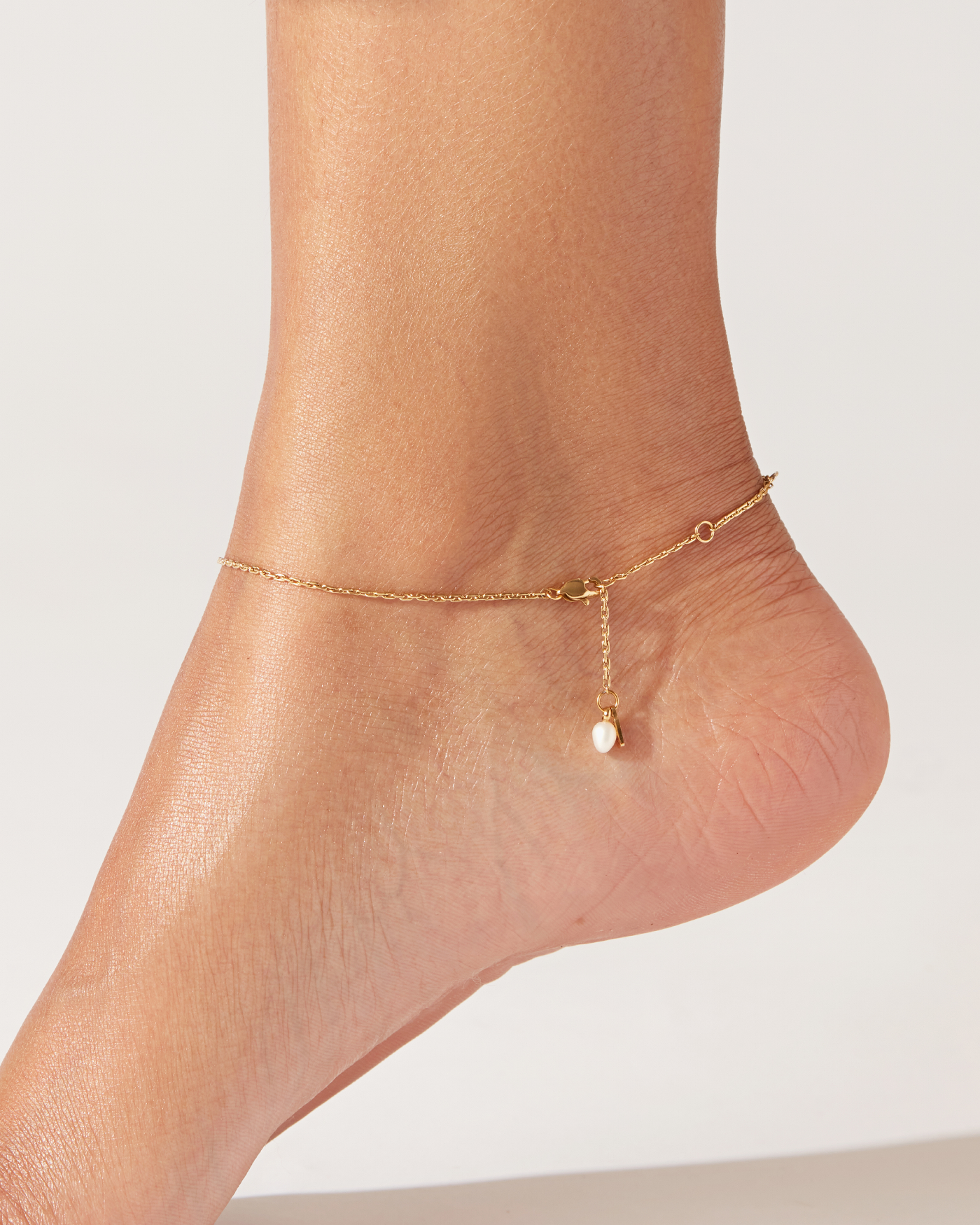 Zoe Gold Pearl Anklet - Elegant Adjustable Ankle Bracelet for Women - Perfect for Beach, Summer & Boho Style Outfits
