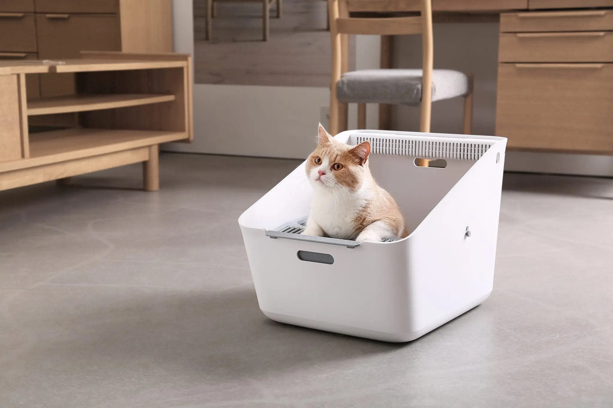 Pura Detective Deodorizing Cat Litter Box - Odor Control & Smart Tracking for Cats - Perfect for Multi-Cat Homes & Small Apartments